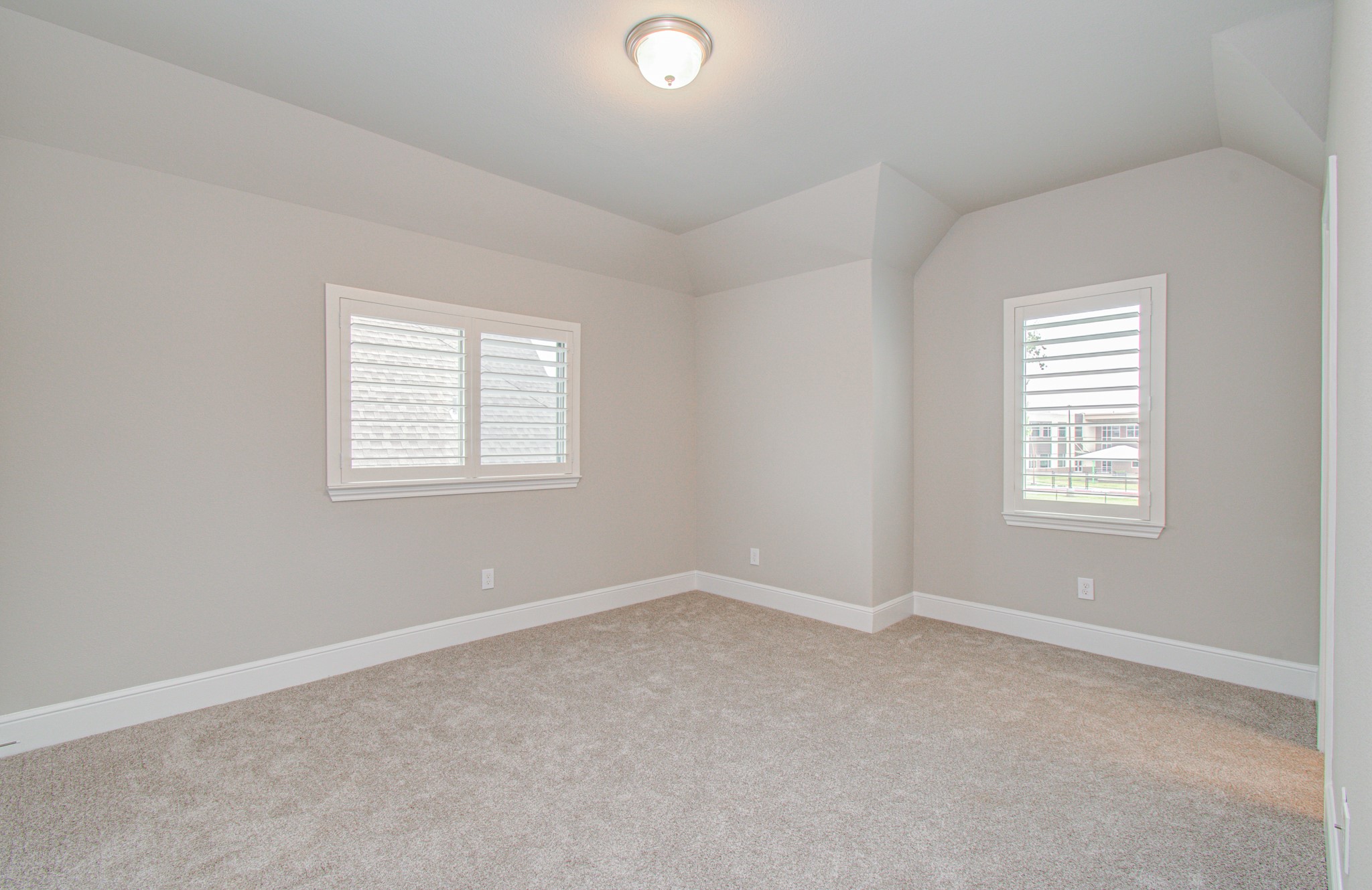 10015 Crescent Wood Drive Property Photo 33