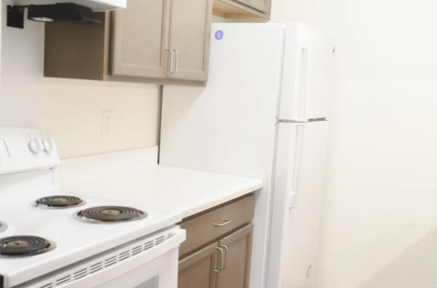 654 S Westwood Avenue Property Photo 14