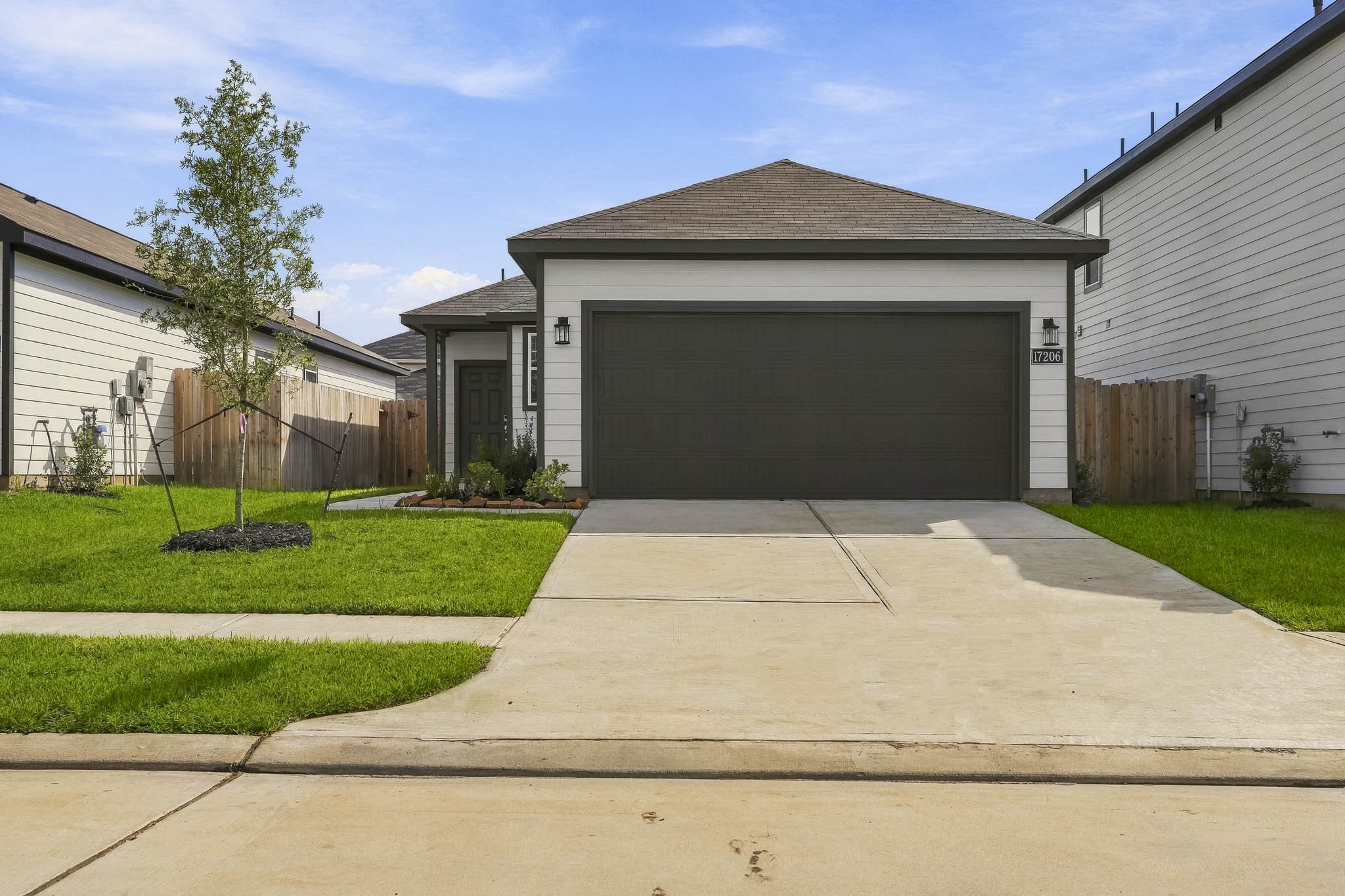 17206 King Eider Road Property Photo 1