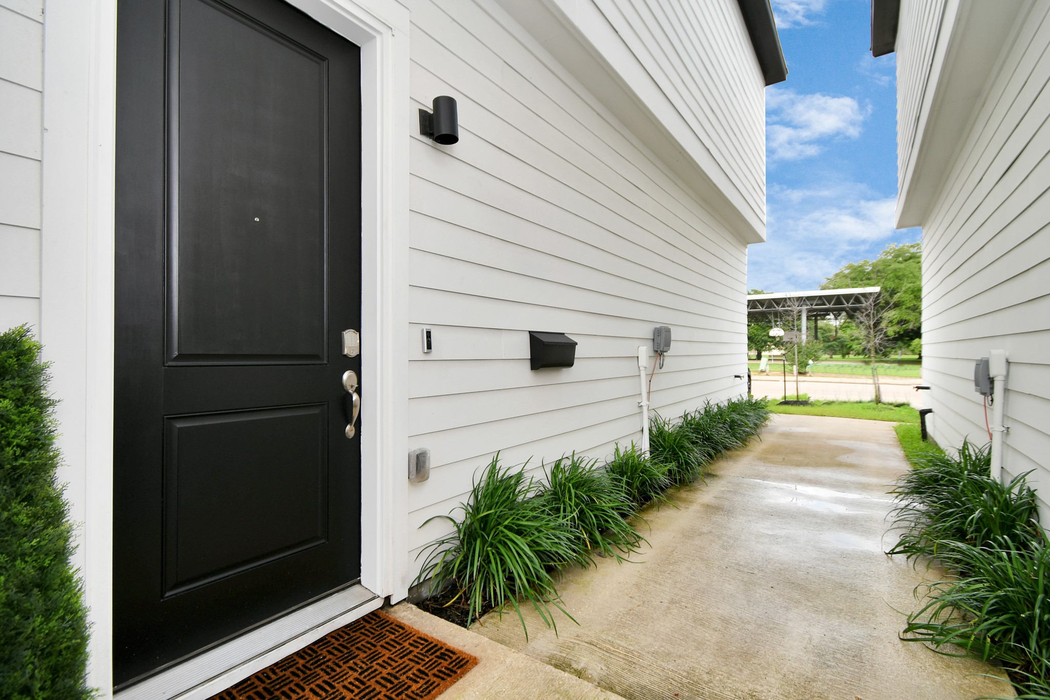 3243 Real Street B Property Photo 2