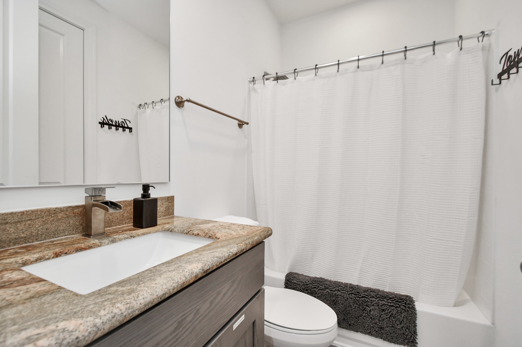 3243 Real Street B Property Photo 31
