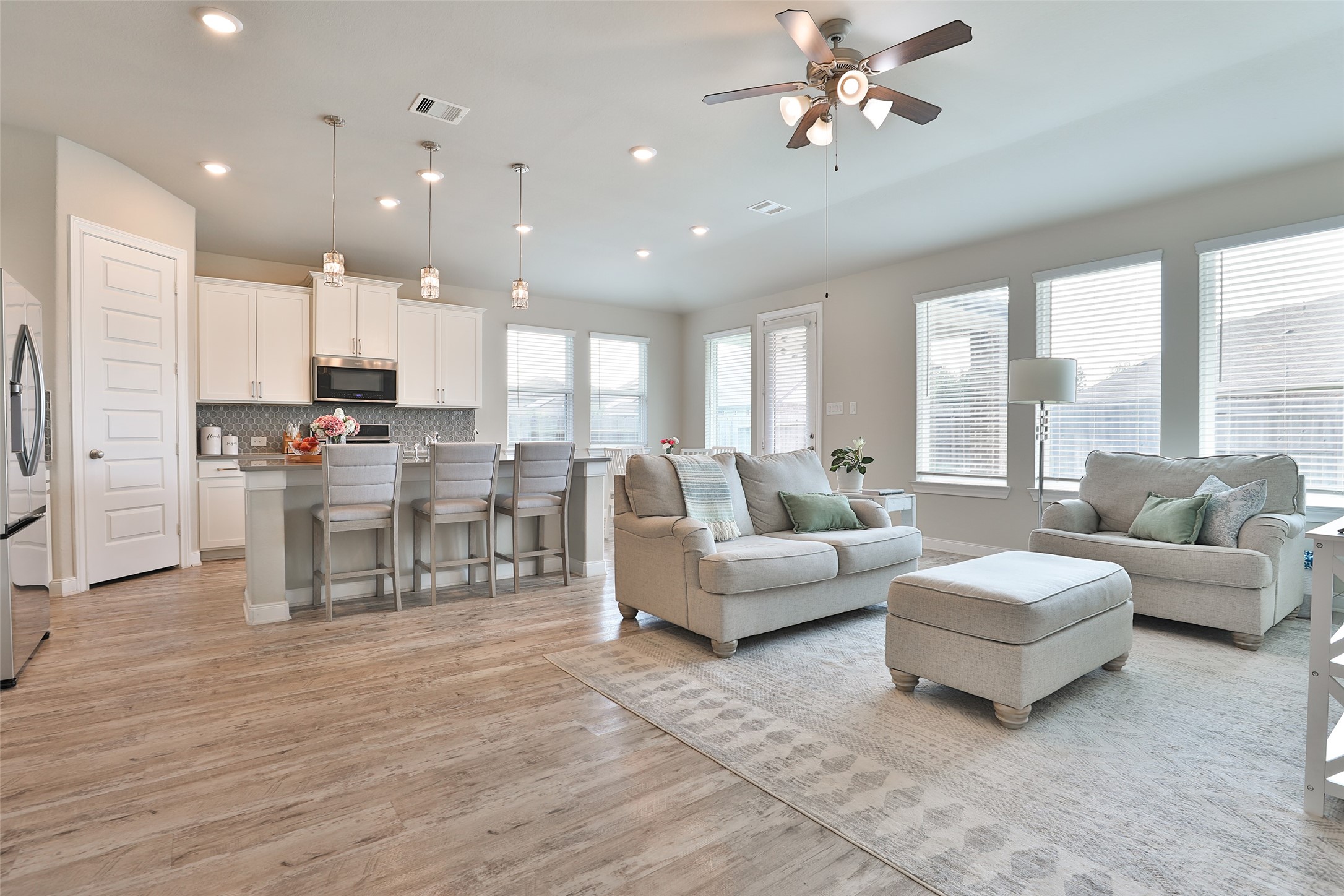 8831 Arch Rock Drive Property Photo 1
