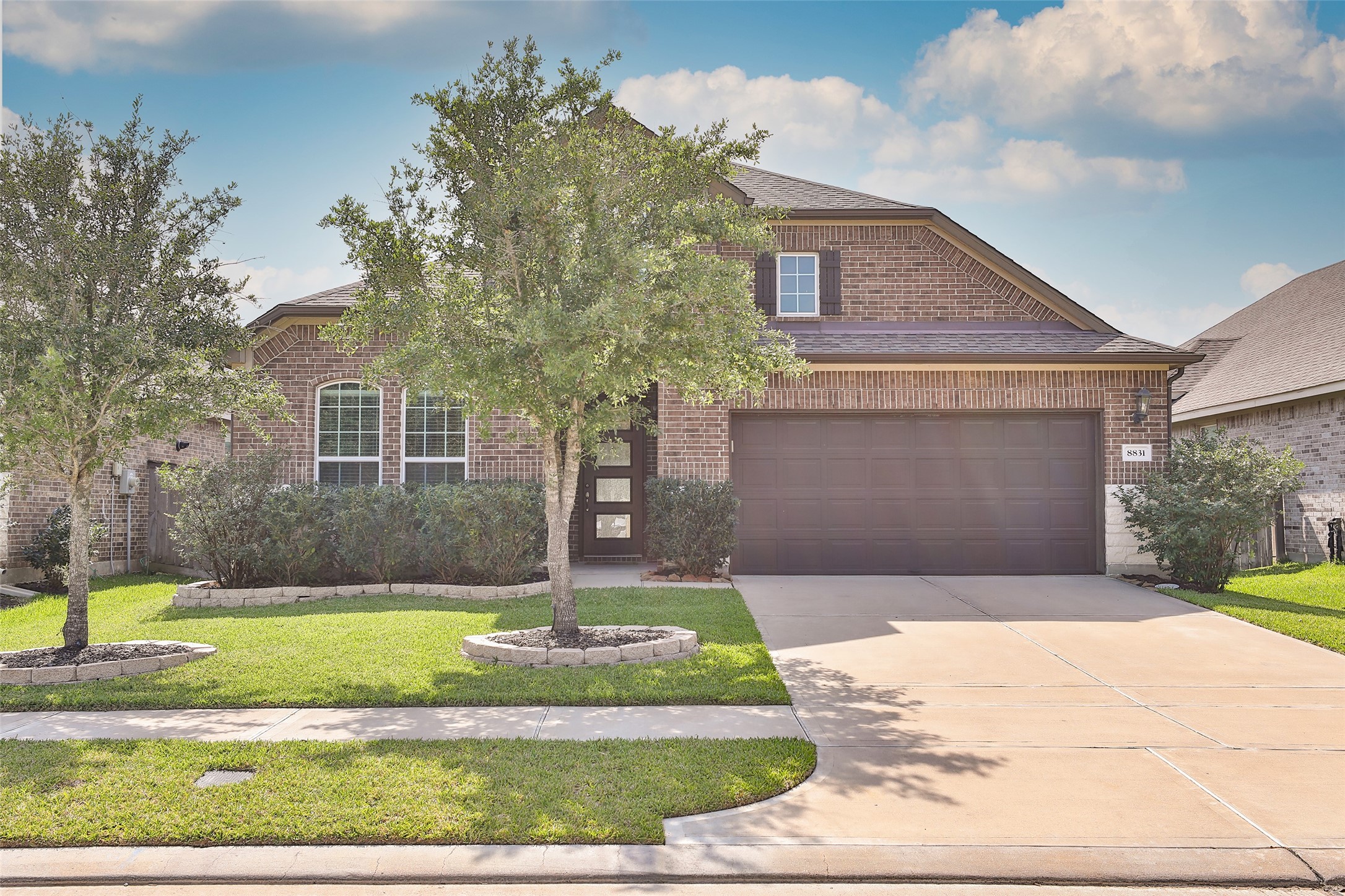 8831 Arch Rock Drive Property Photo 2