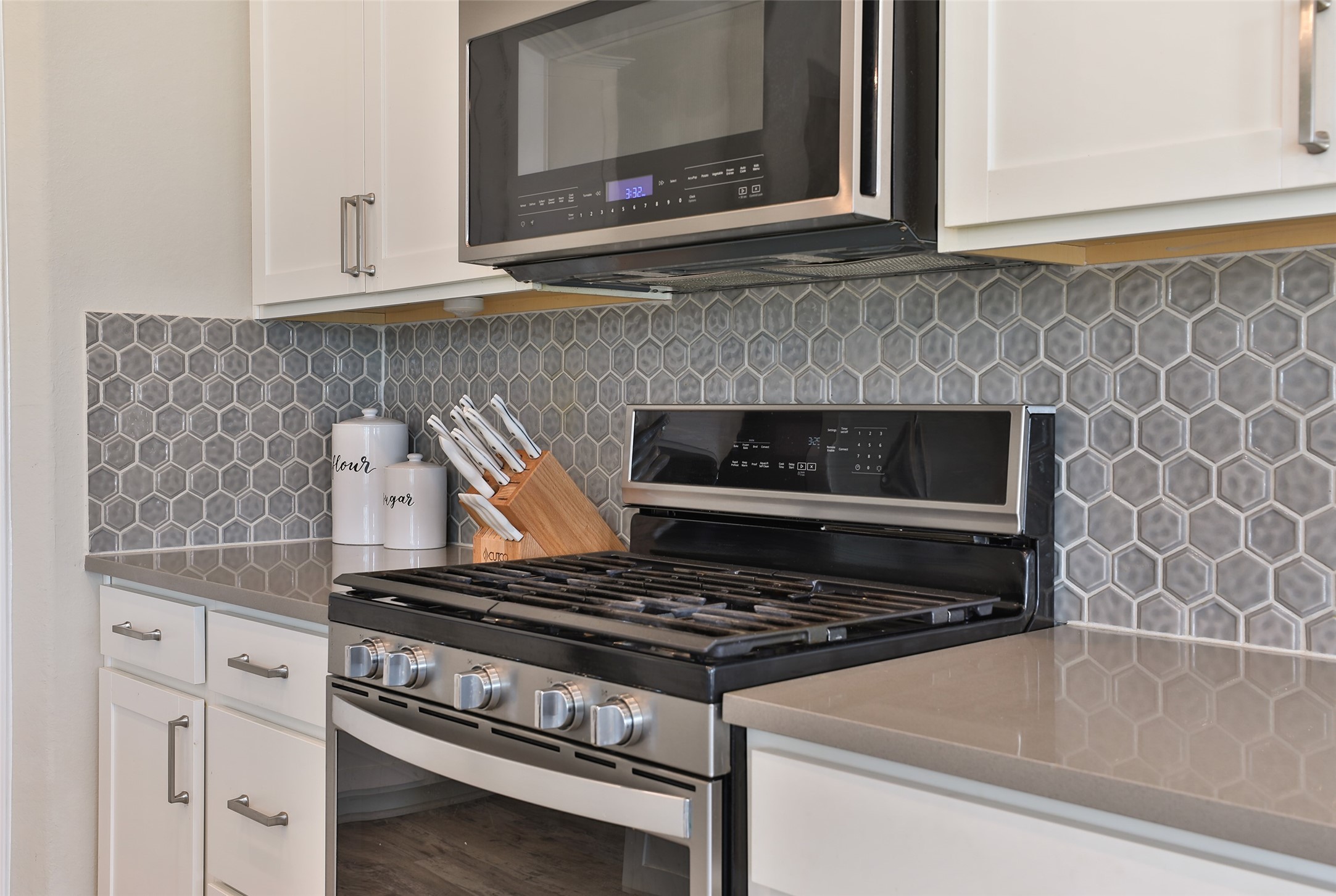 8831 Arch Rock Drive Property Photo 13