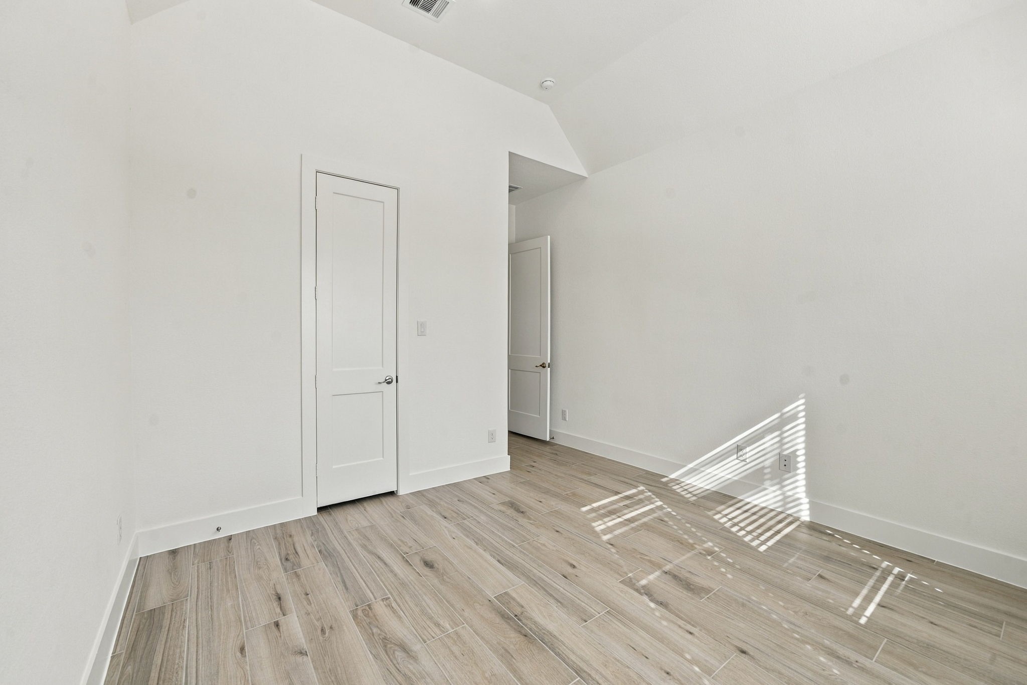 12214 Warbler Drive Property Photo 11