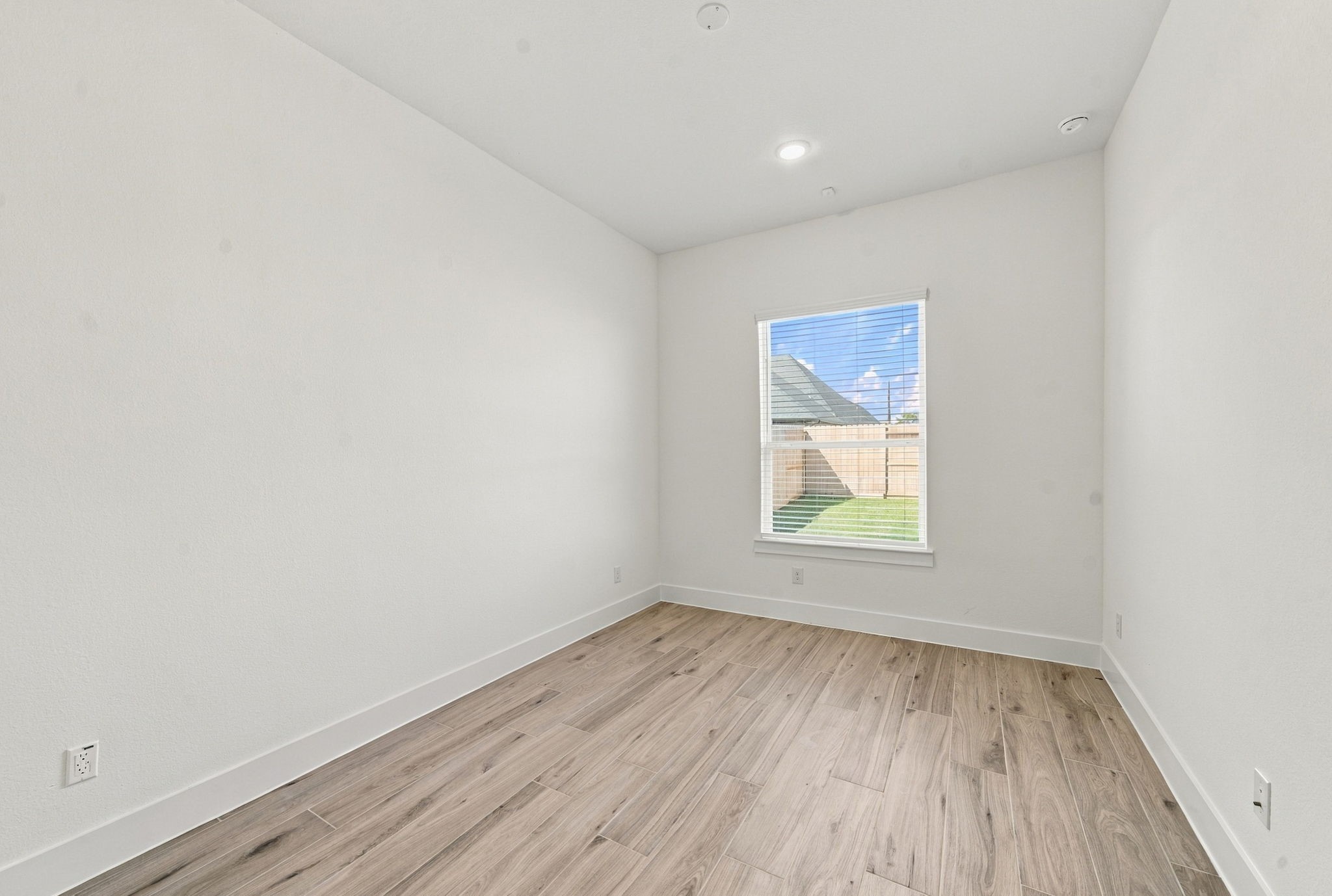12214 Warbler Drive Property Photo 21