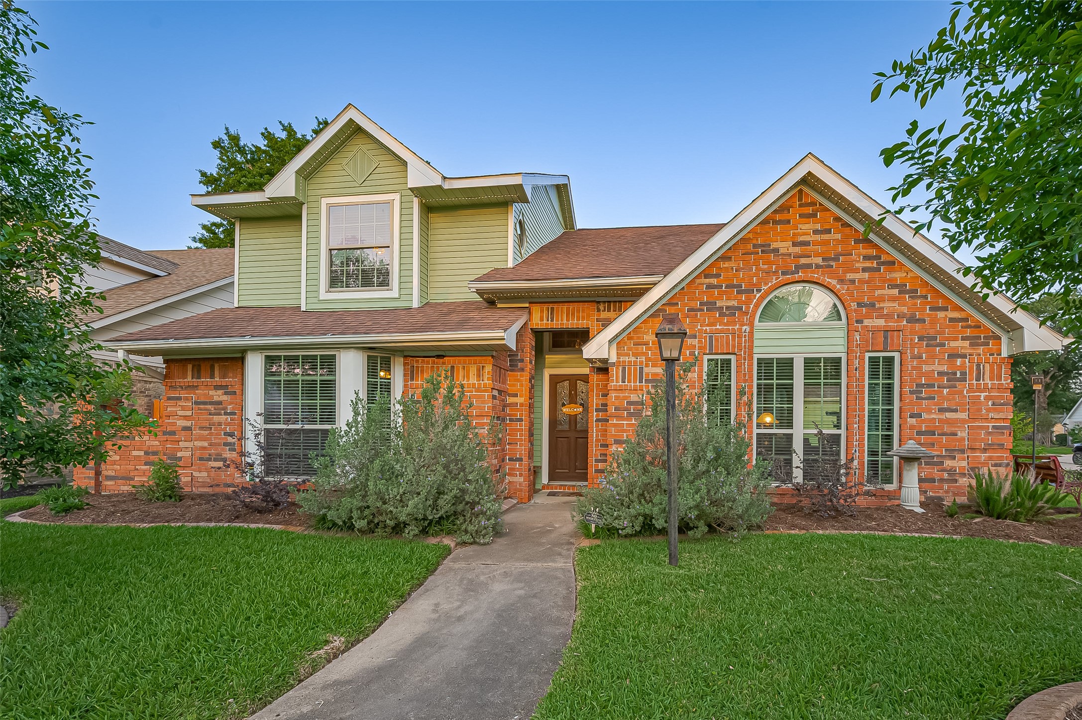 8202 Town Creek Drive Property Photo