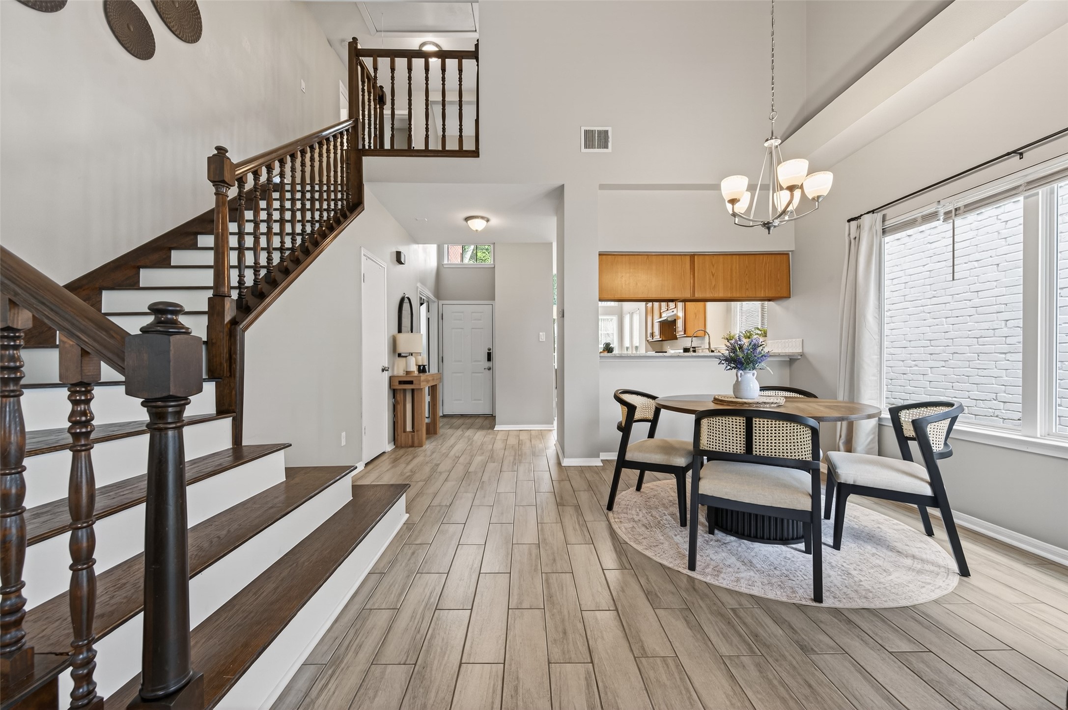 6635 Queensclub Drive Property Photo 4