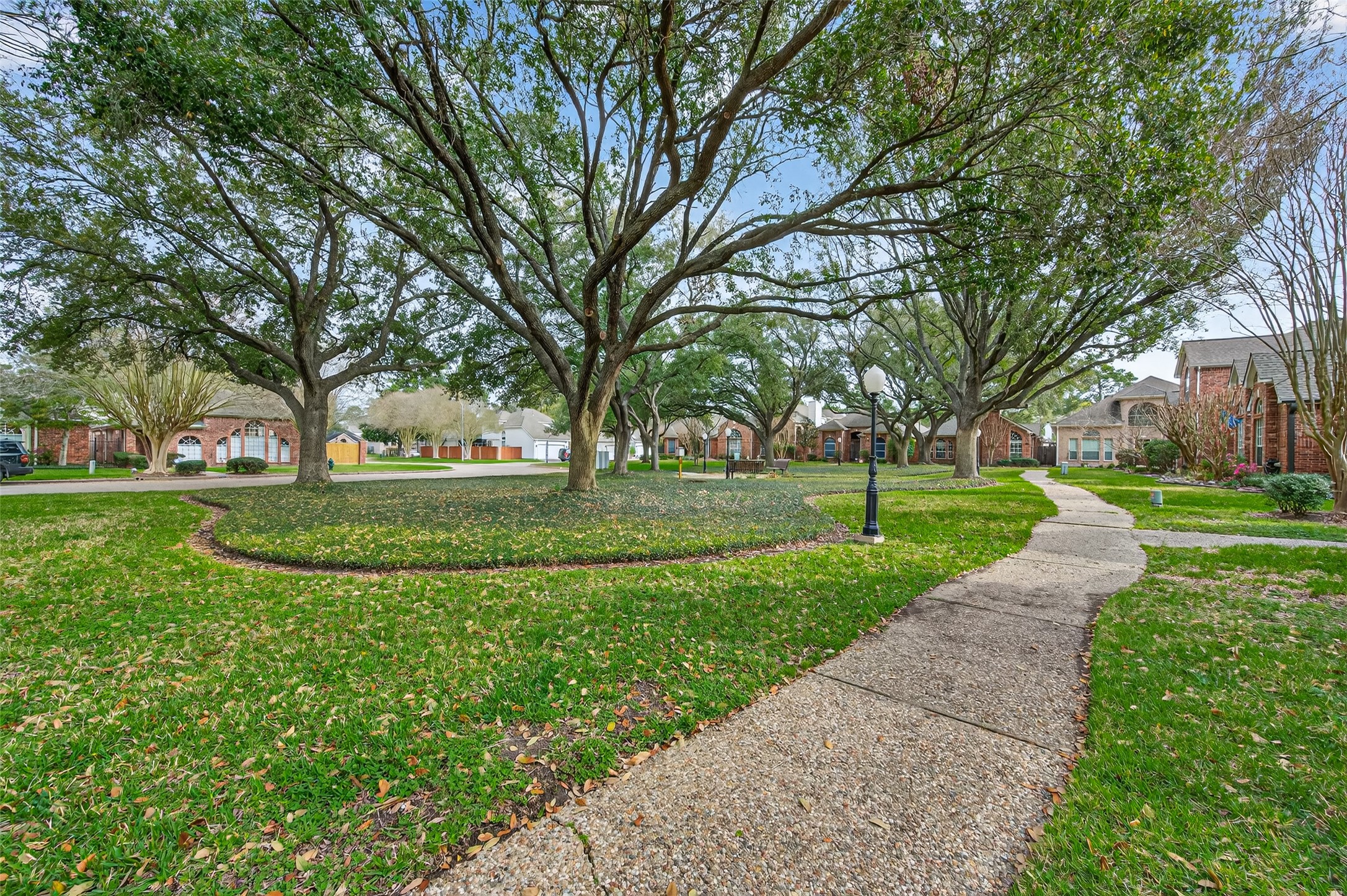 6635 Queensclub Drive Property Photo 9