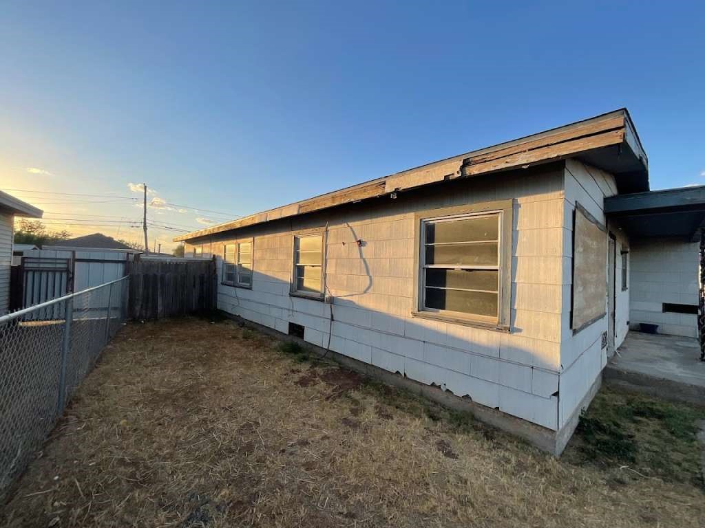 900 Canyon Drive Property Photo 2