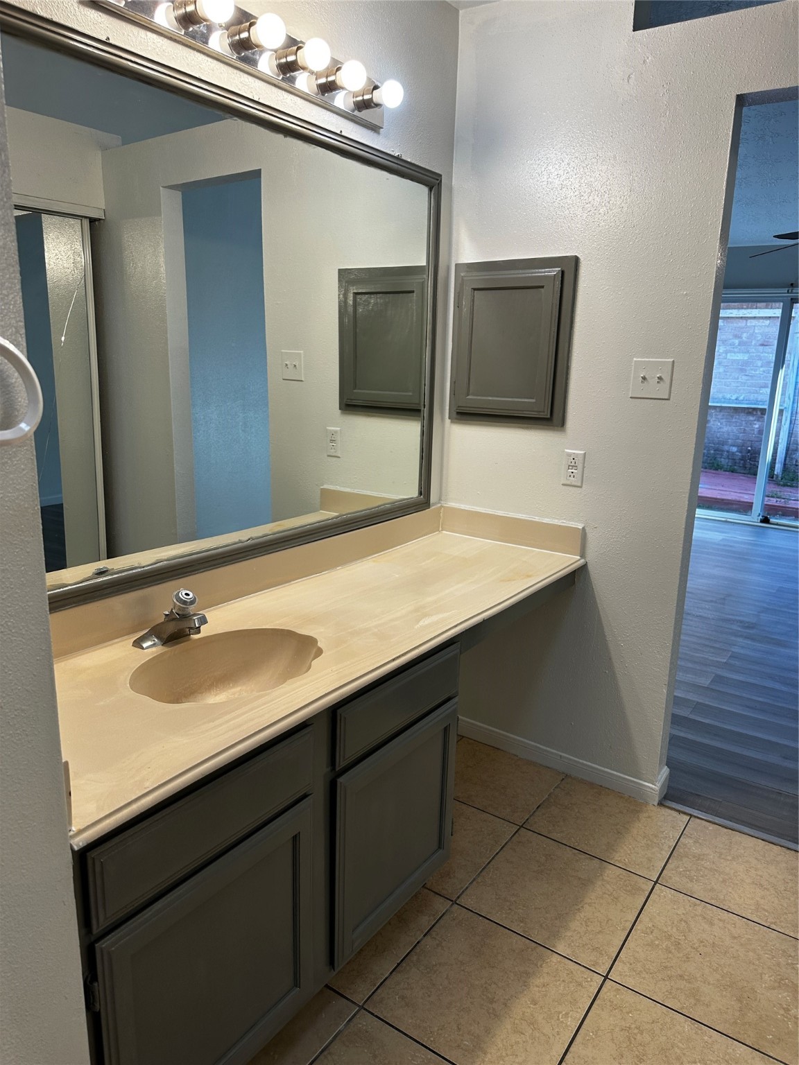 12435 Truesdell Drive Property Photo 7