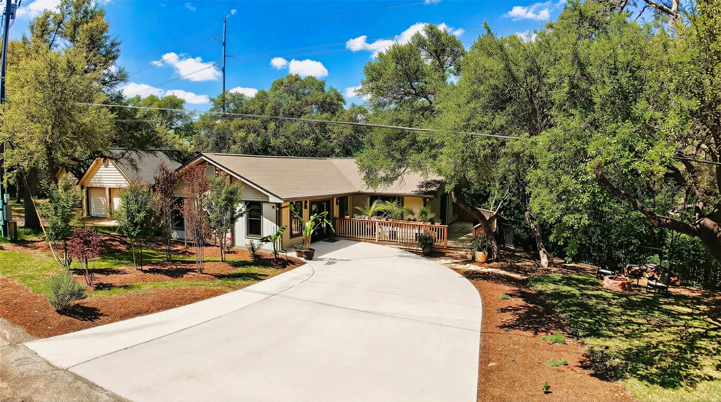 1217 Cr 132b Oak Springs Rd Property Photo 1