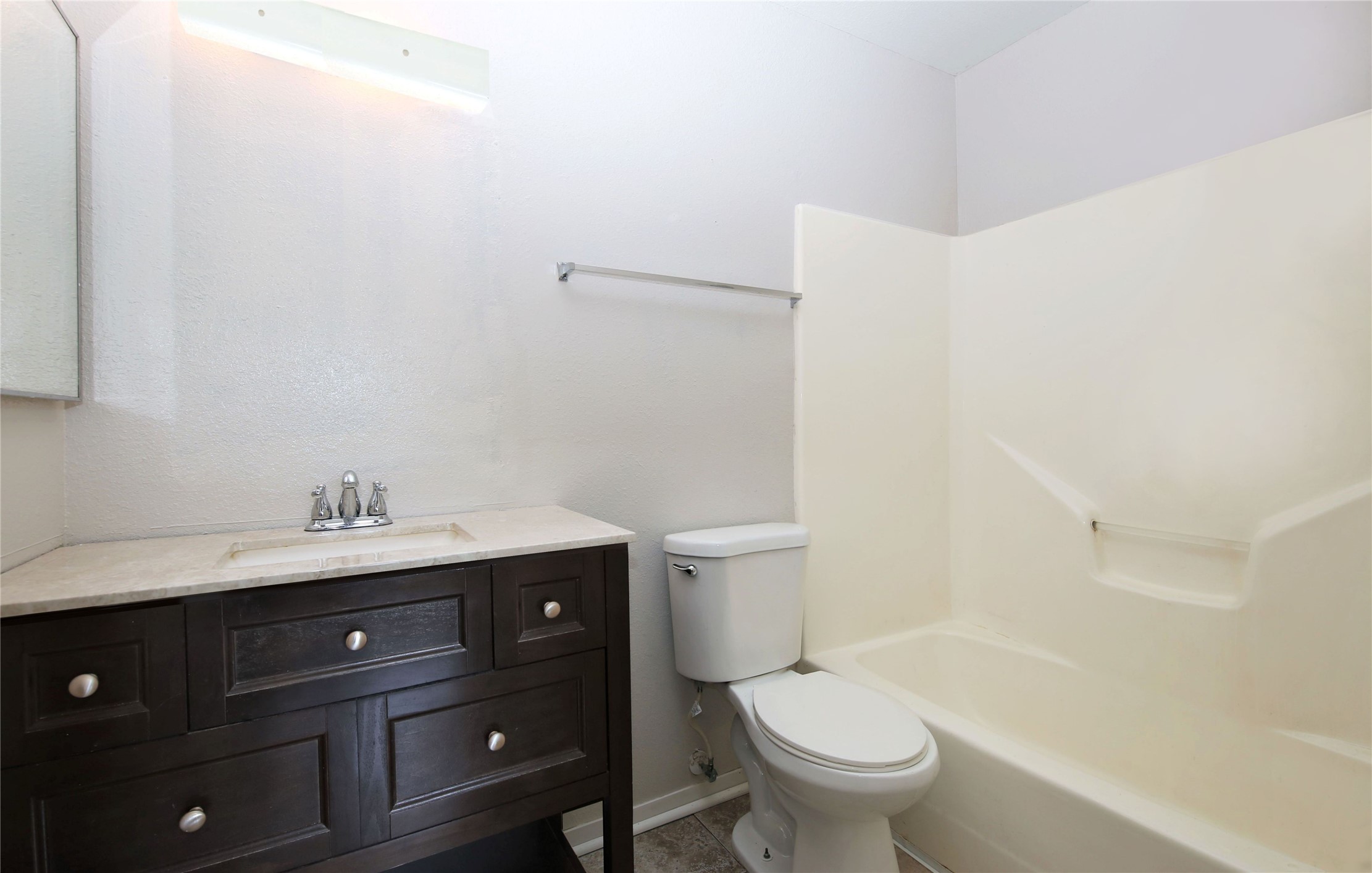 226 Hunters Lane Property Photo 8