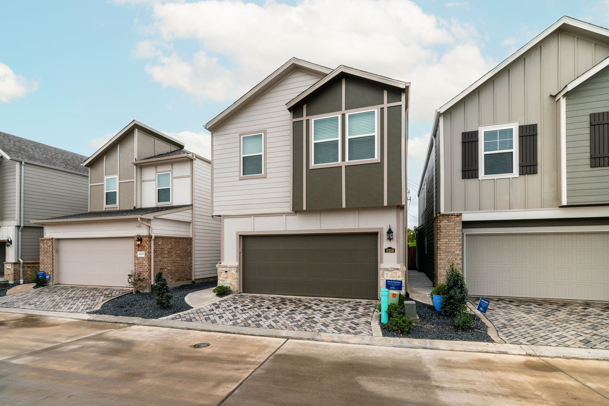 8209 Rising Stream Drive Property Photo 4