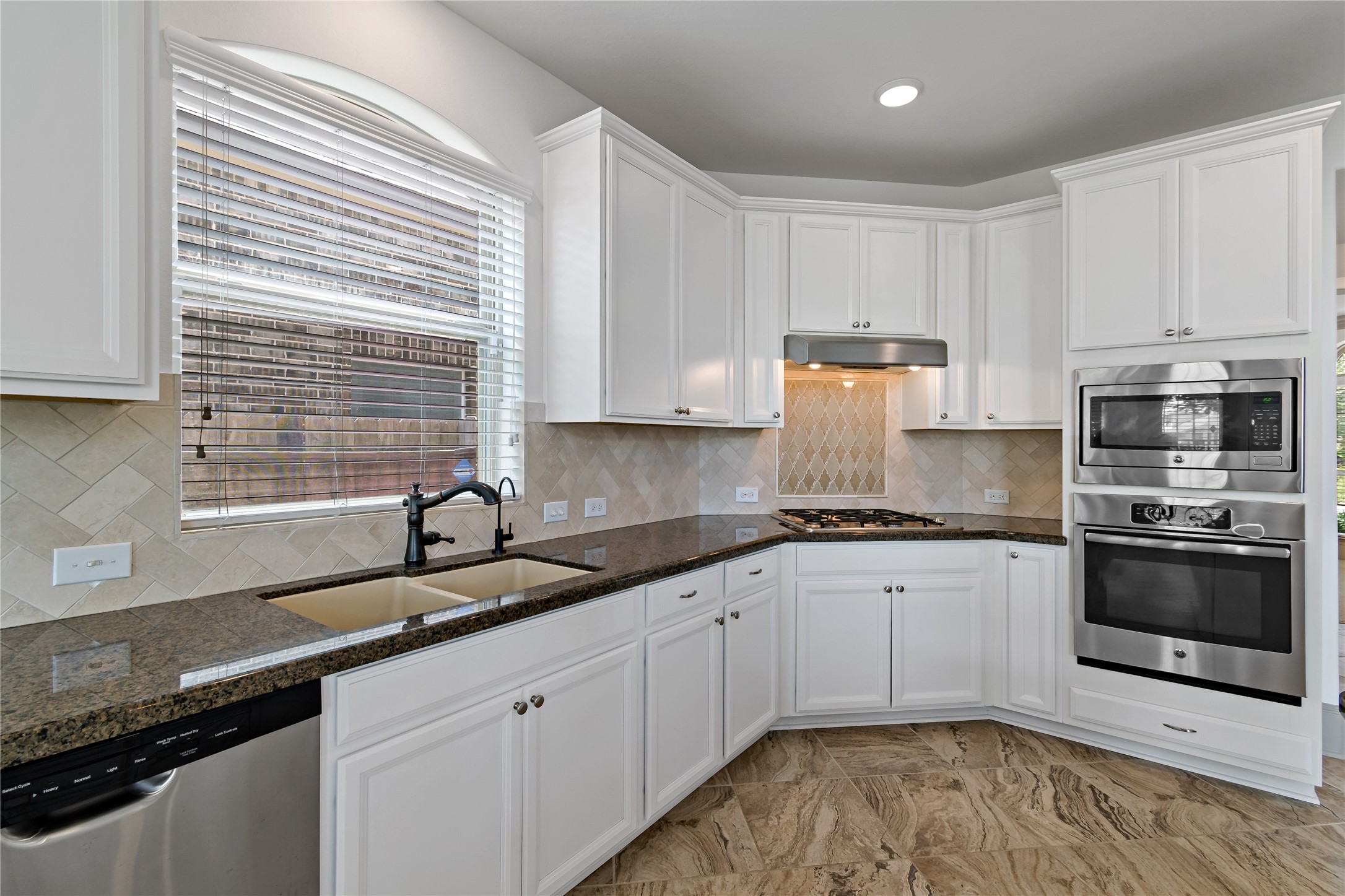 13418 Lansdown Street Property Photo 15