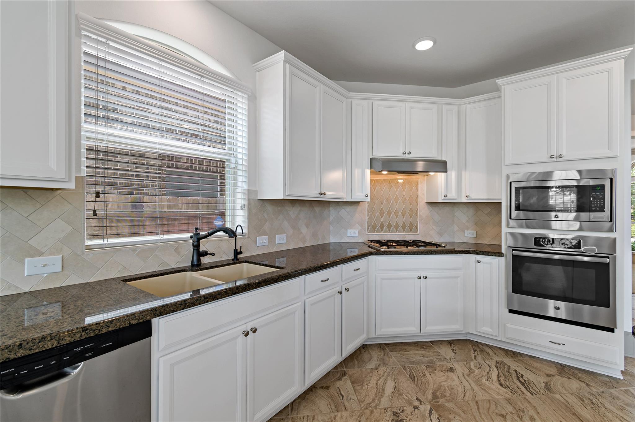 13418 Lansdown Street Property Photo 15