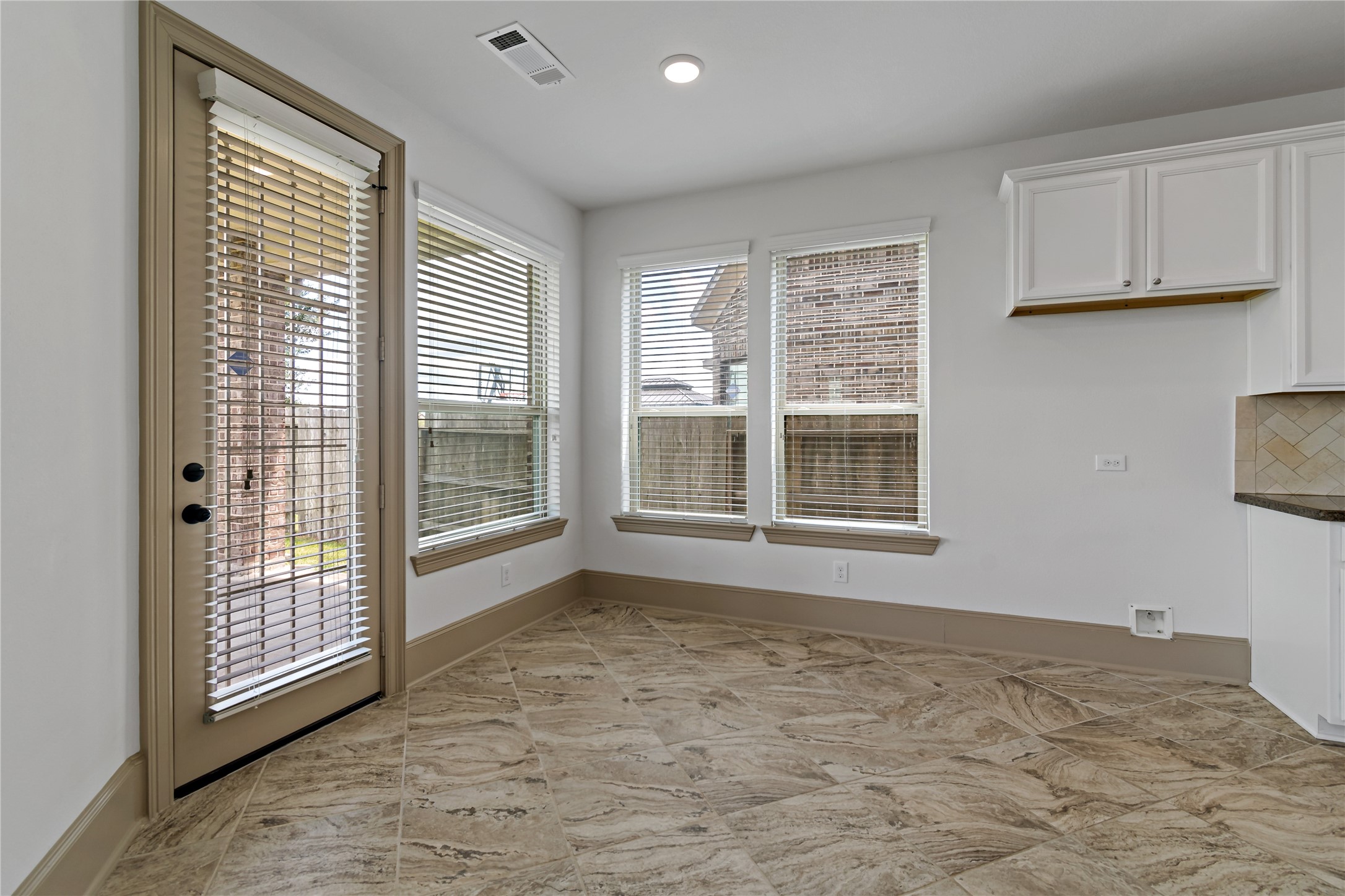 13418 Lansdown Street Property Photo 18