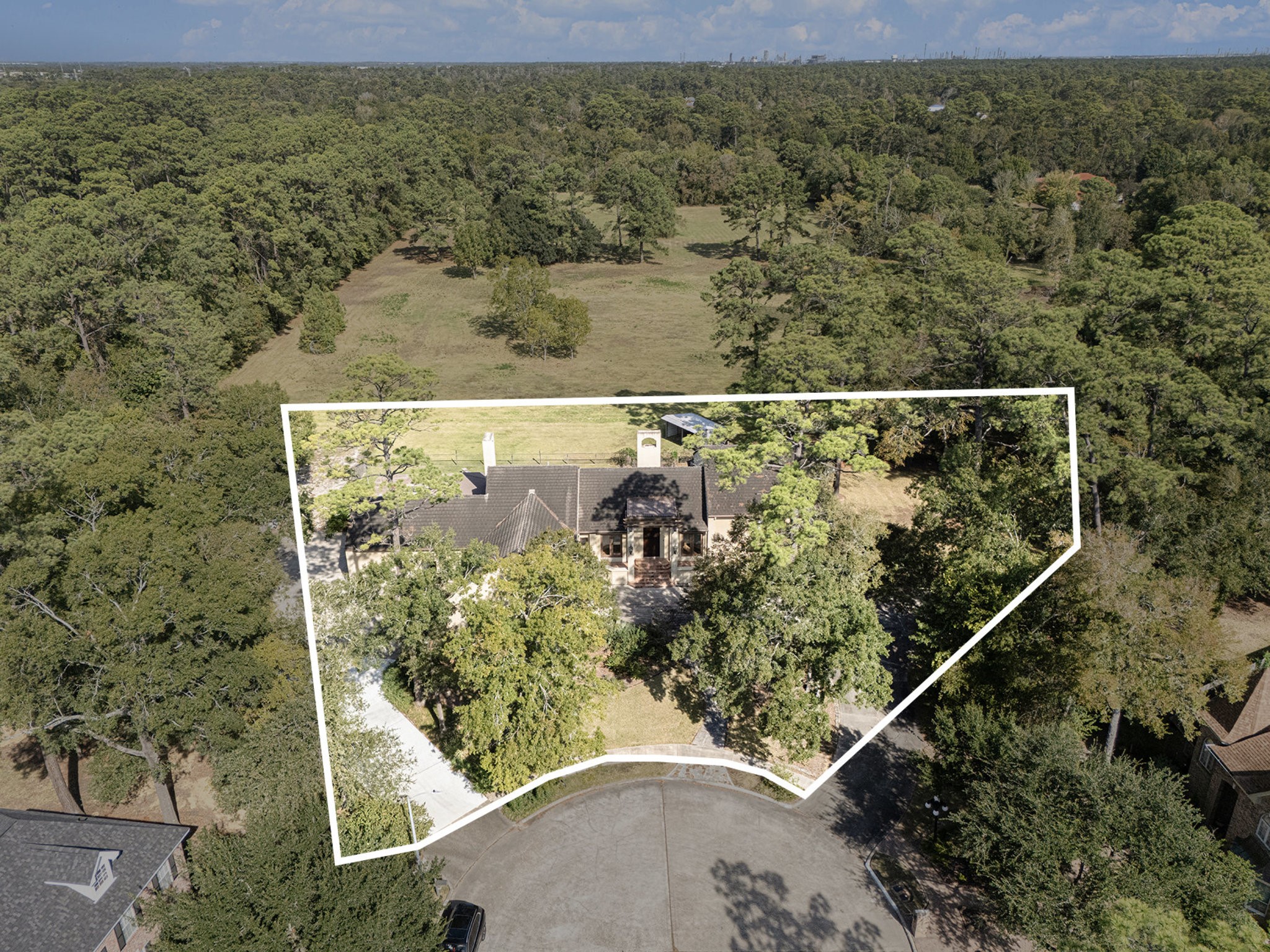 4615 Bayou Boulevard Property Photo 2