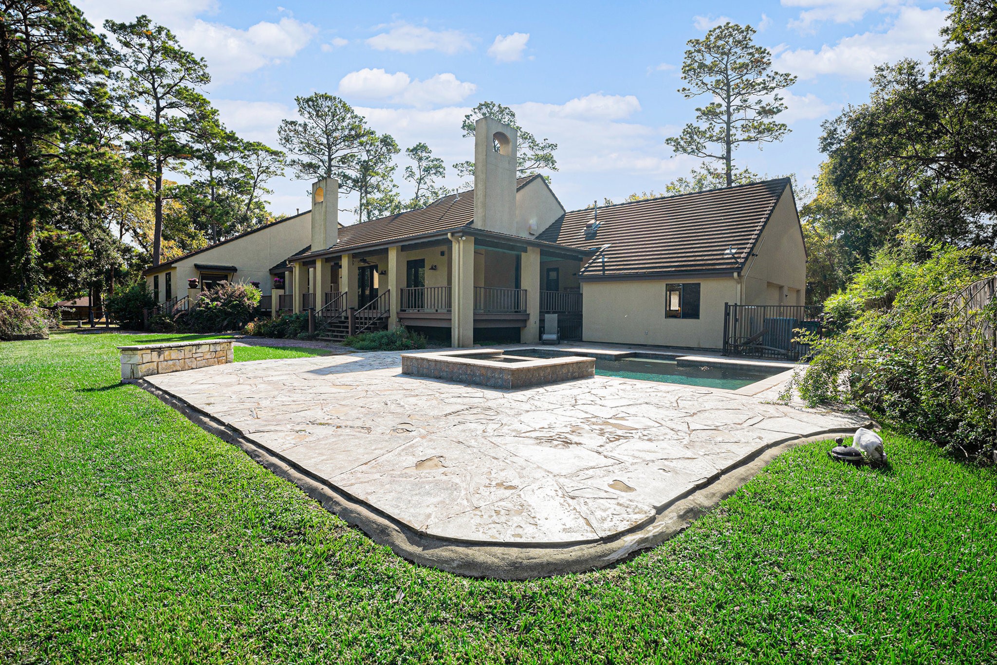 4615 Bayou Boulevard Property Photo 3
