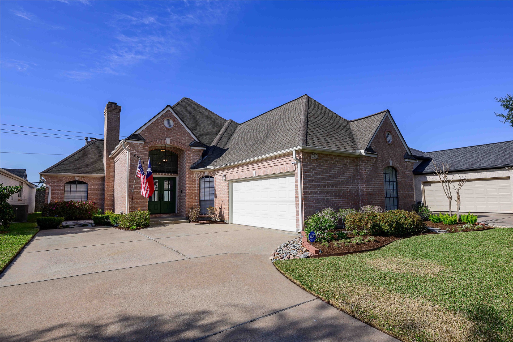 2927 Country Club Boulevard Property Photo 1