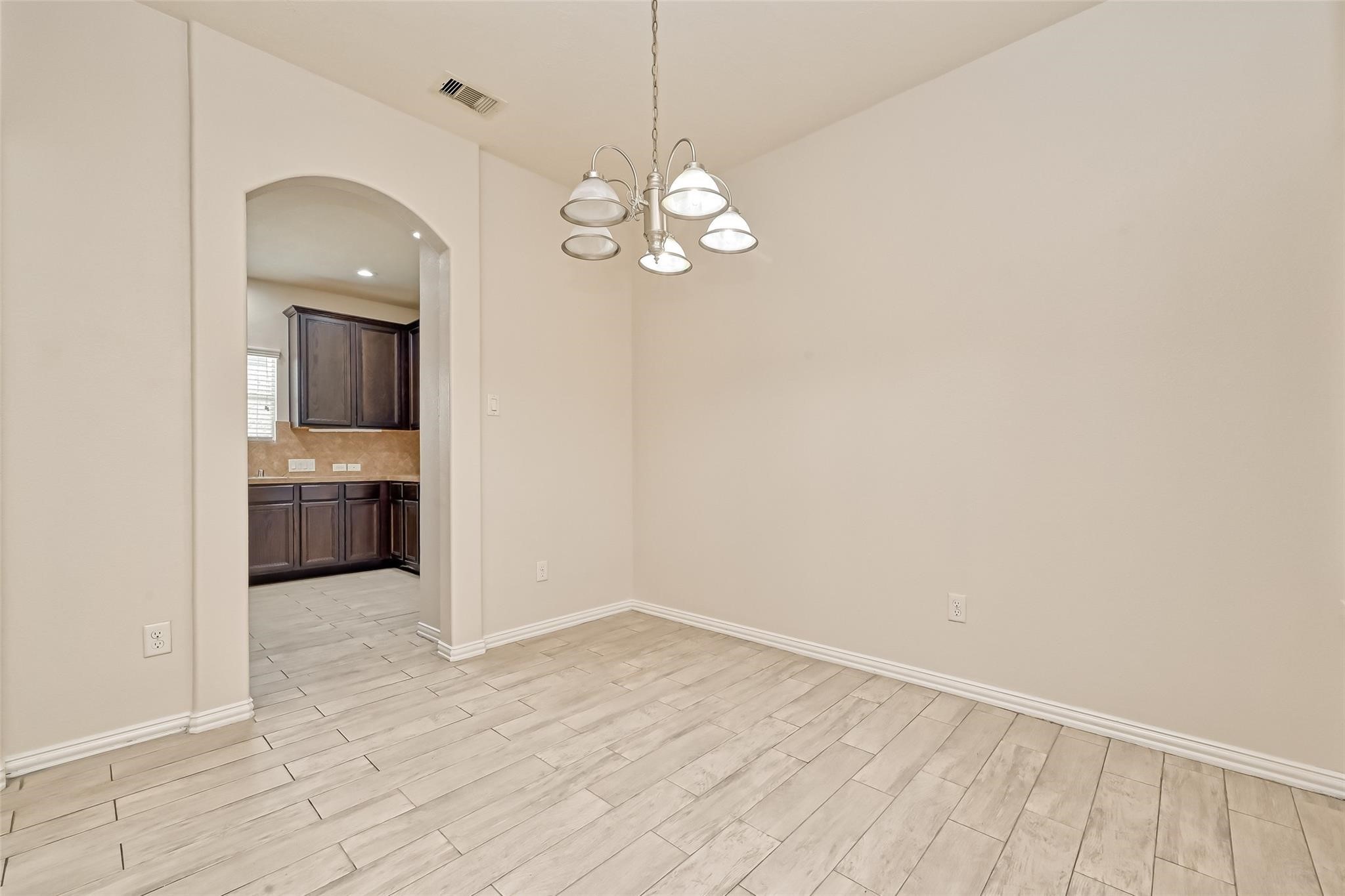 5015 Dartmoor Ridge Trail Property Photo 9
