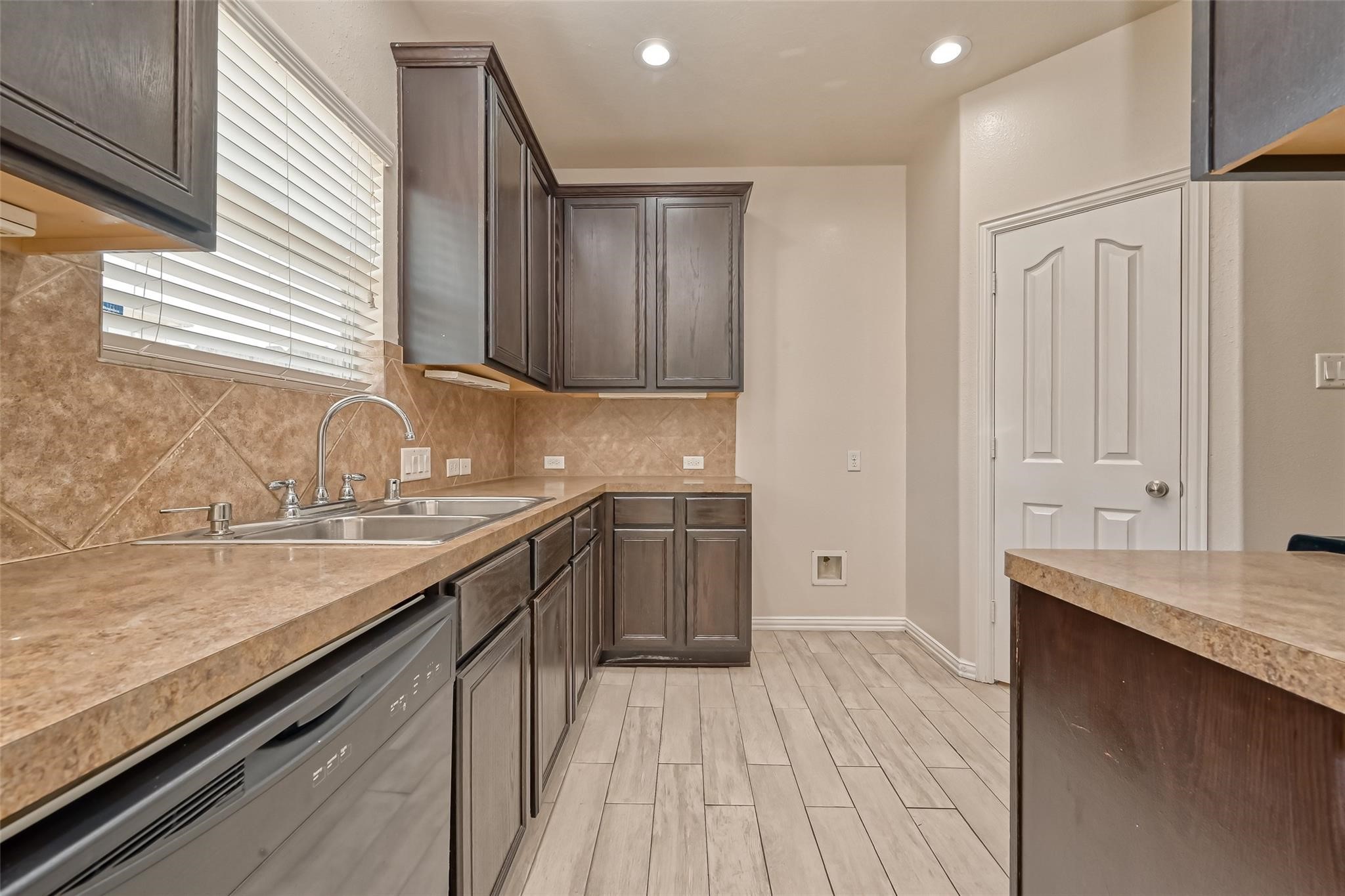 5015 Dartmoor Ridge Trail Property Photo 17