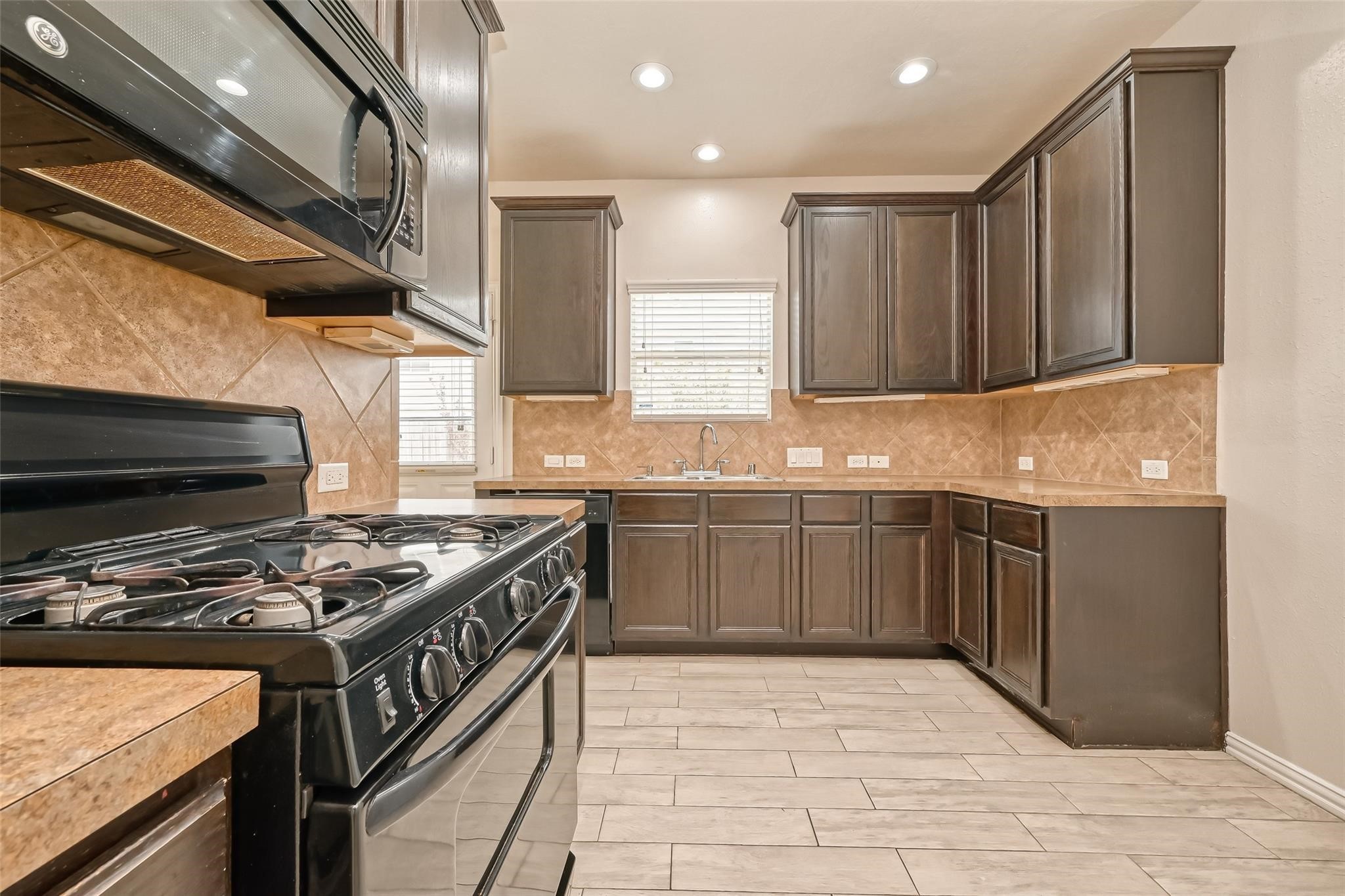 5015 Dartmoor Ridge Trail Property Photo 18