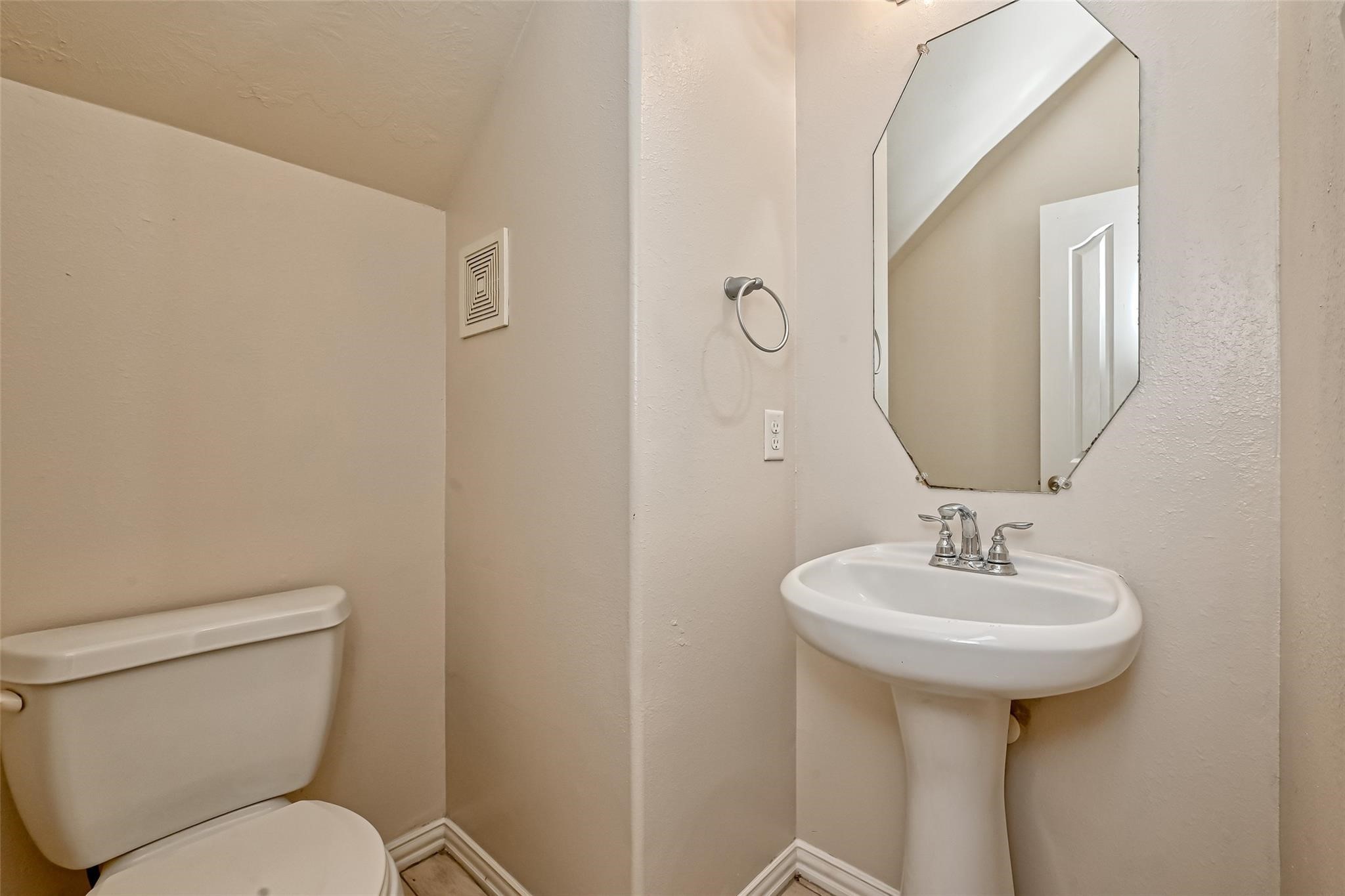 5015 Dartmoor Ridge Trail Property Photo 22