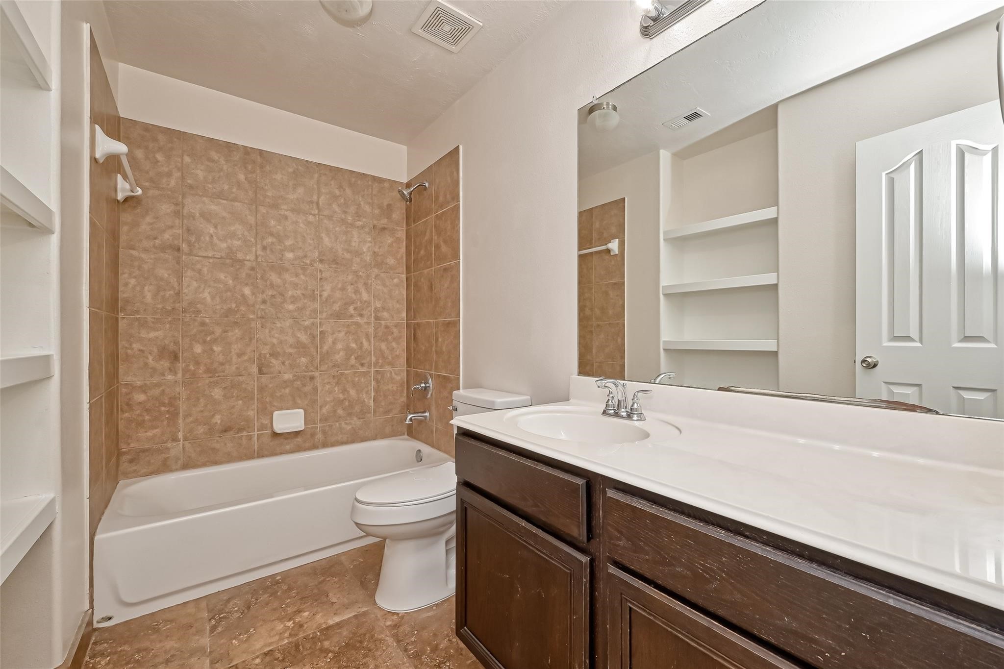 5015 Dartmoor Ridge Trail Property Photo 23