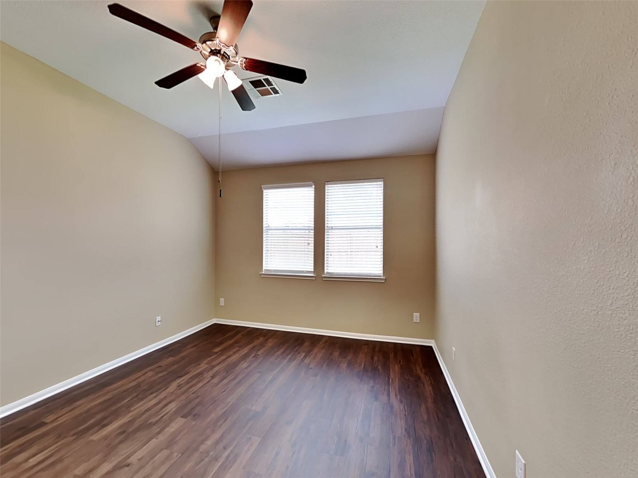 2324 Shady Tree Lane Property Photo 8