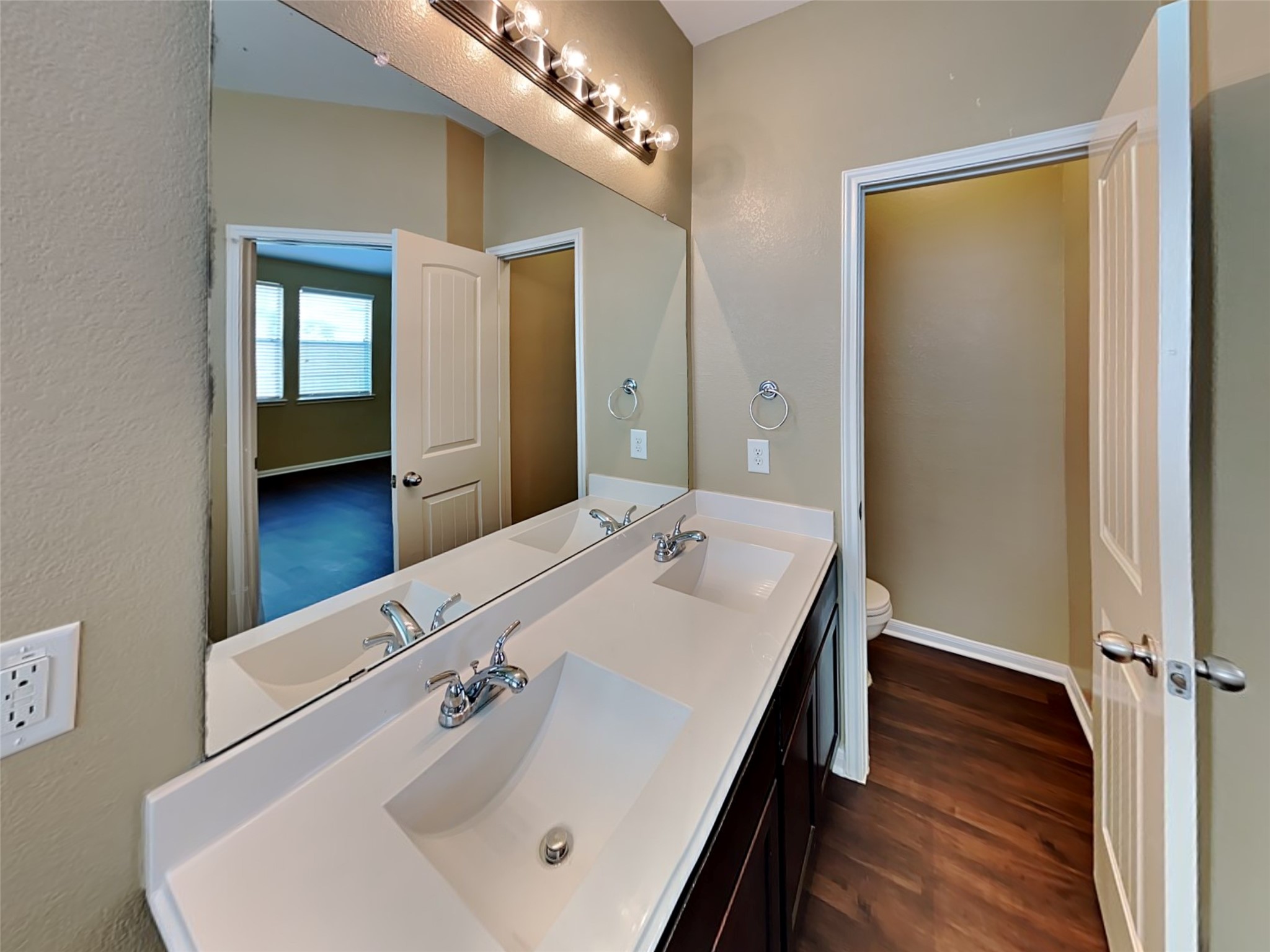 2324 Shady Tree Lane Property Photo 10