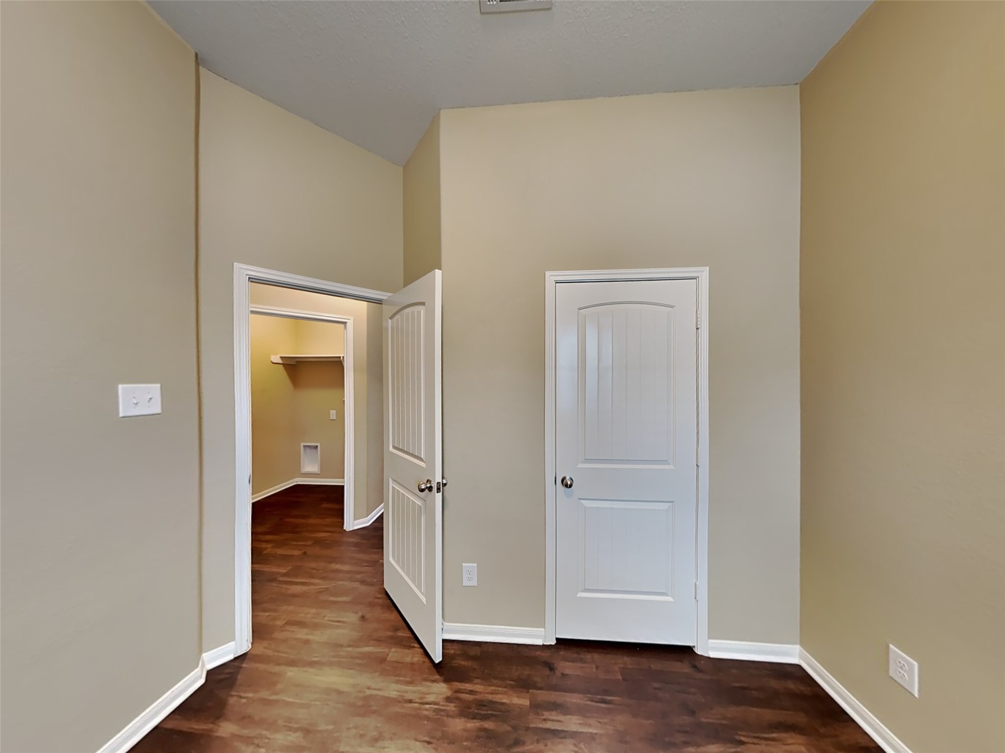 2324 Shady Tree Lane Property Photo 13