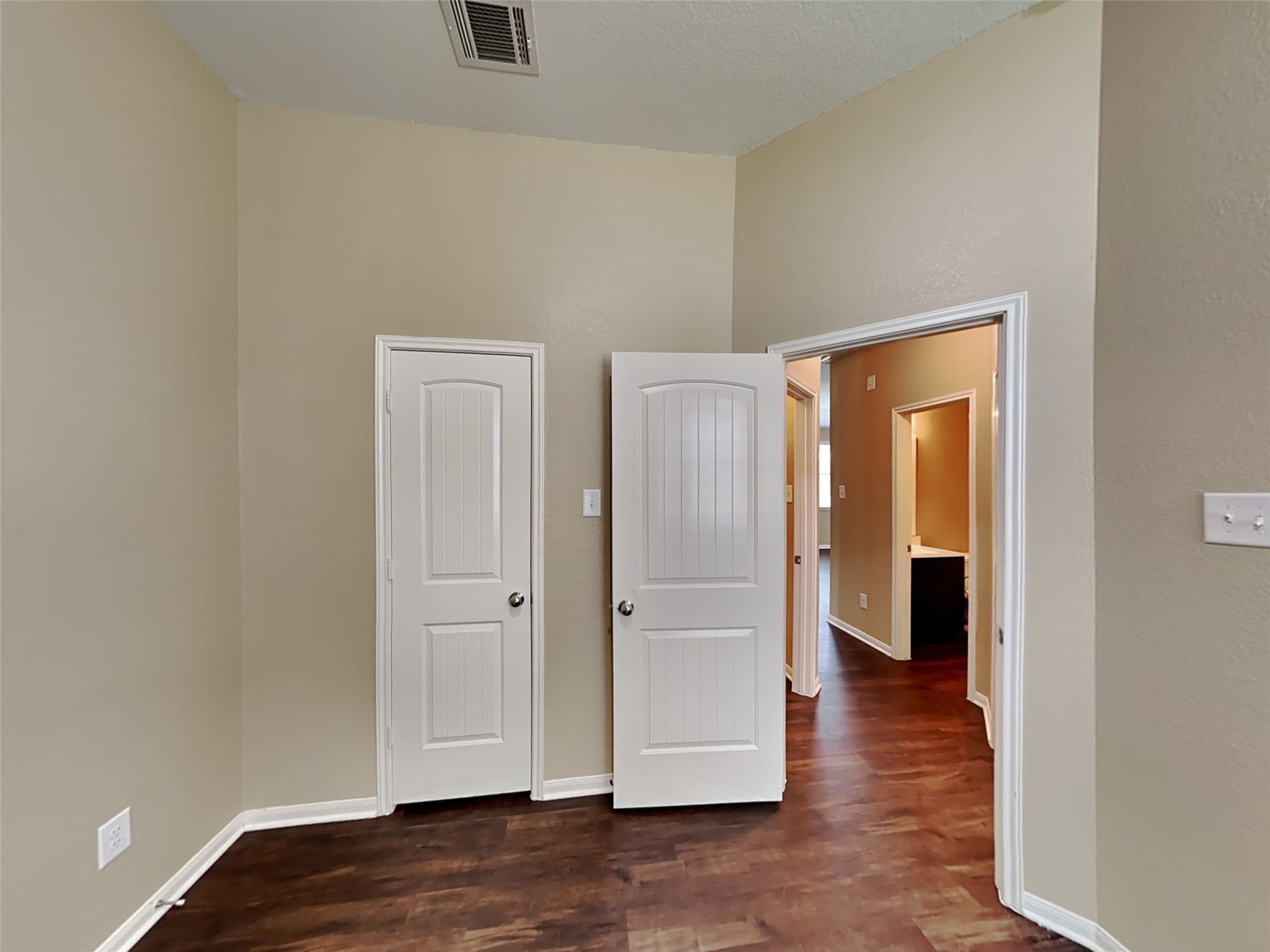 2324 Shady Tree Lane Property Photo 17