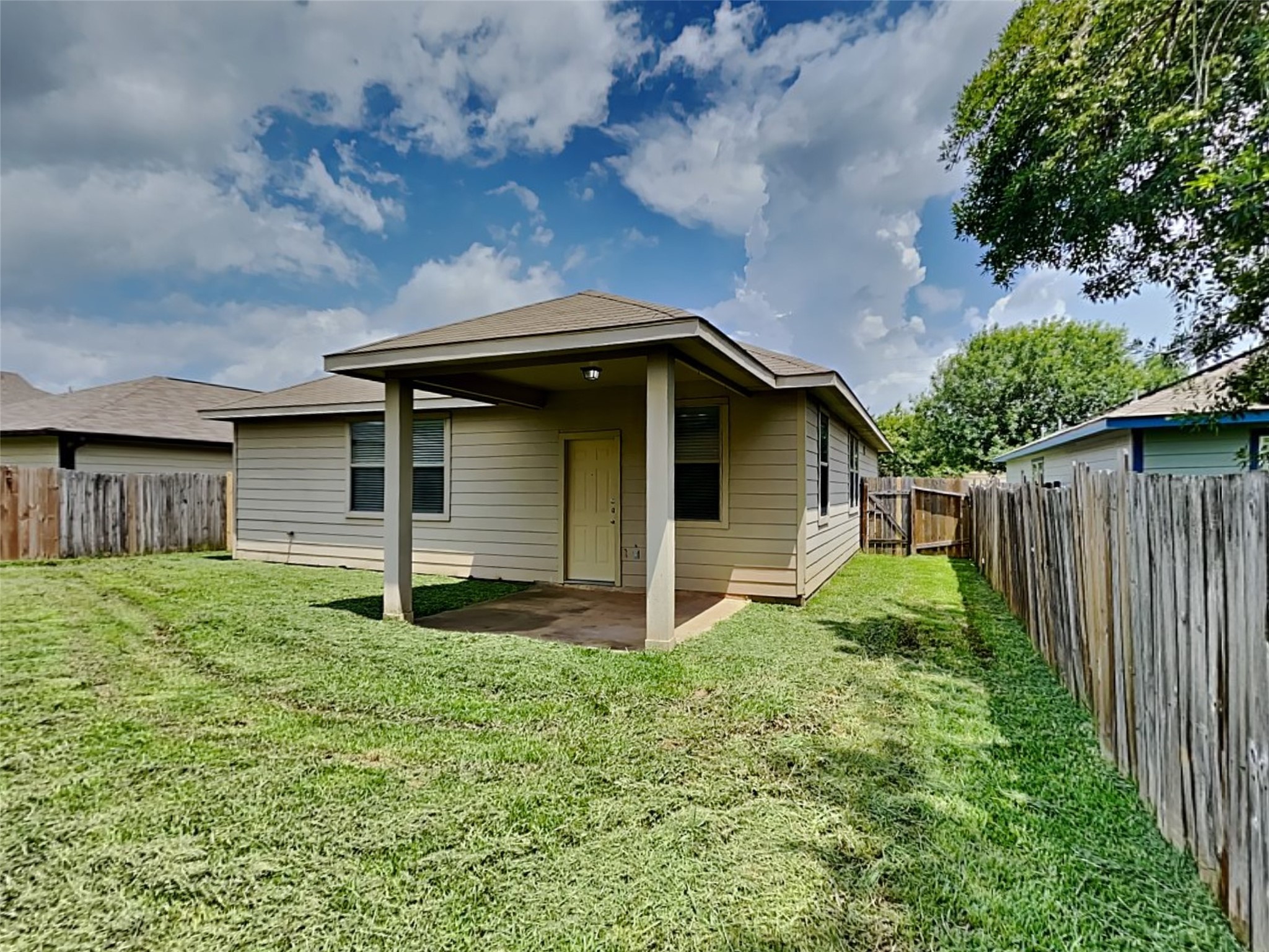 2324 Shady Tree Lane Property Photo 19