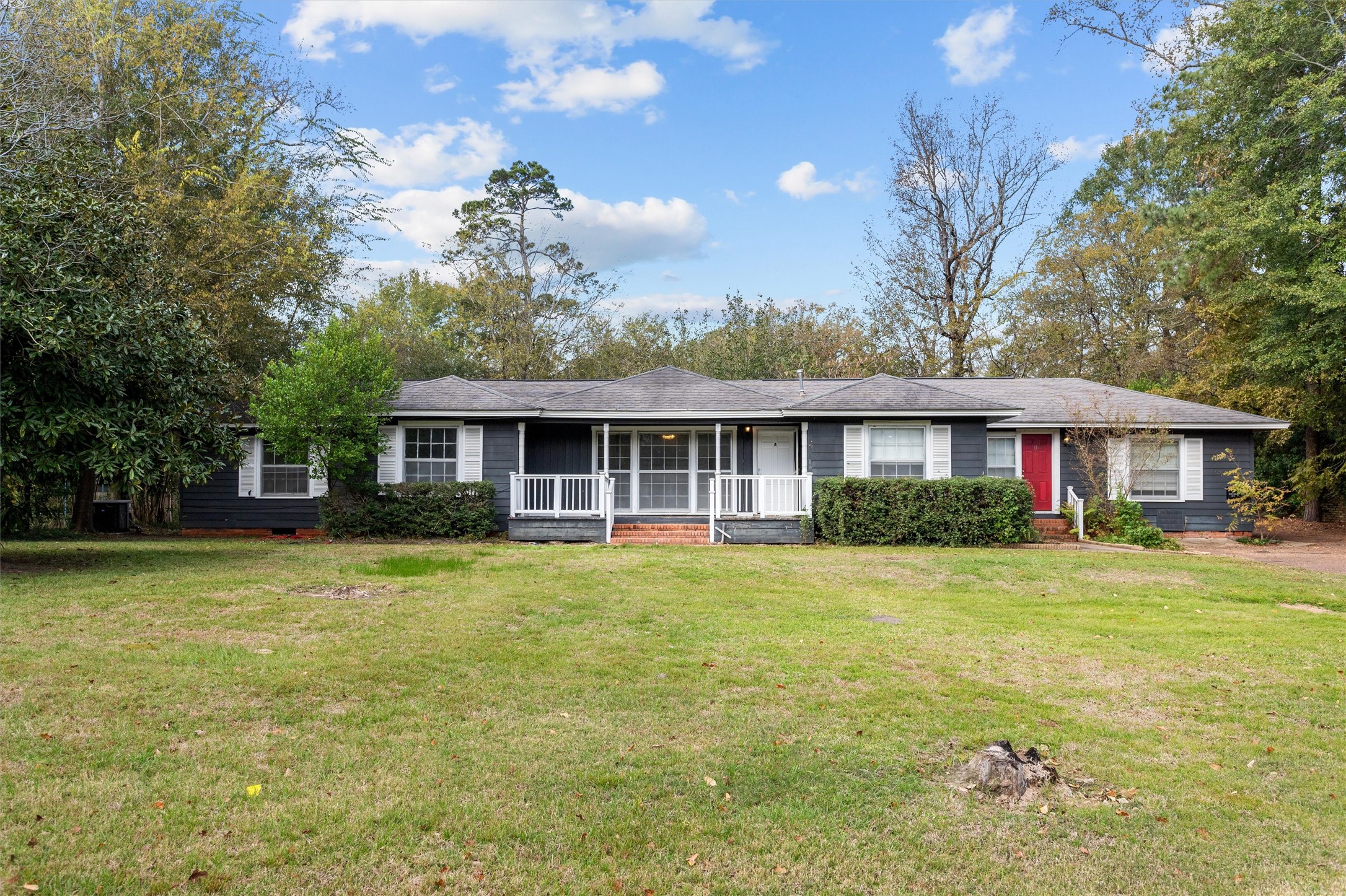 502 S Temple Drive Property Photo 1