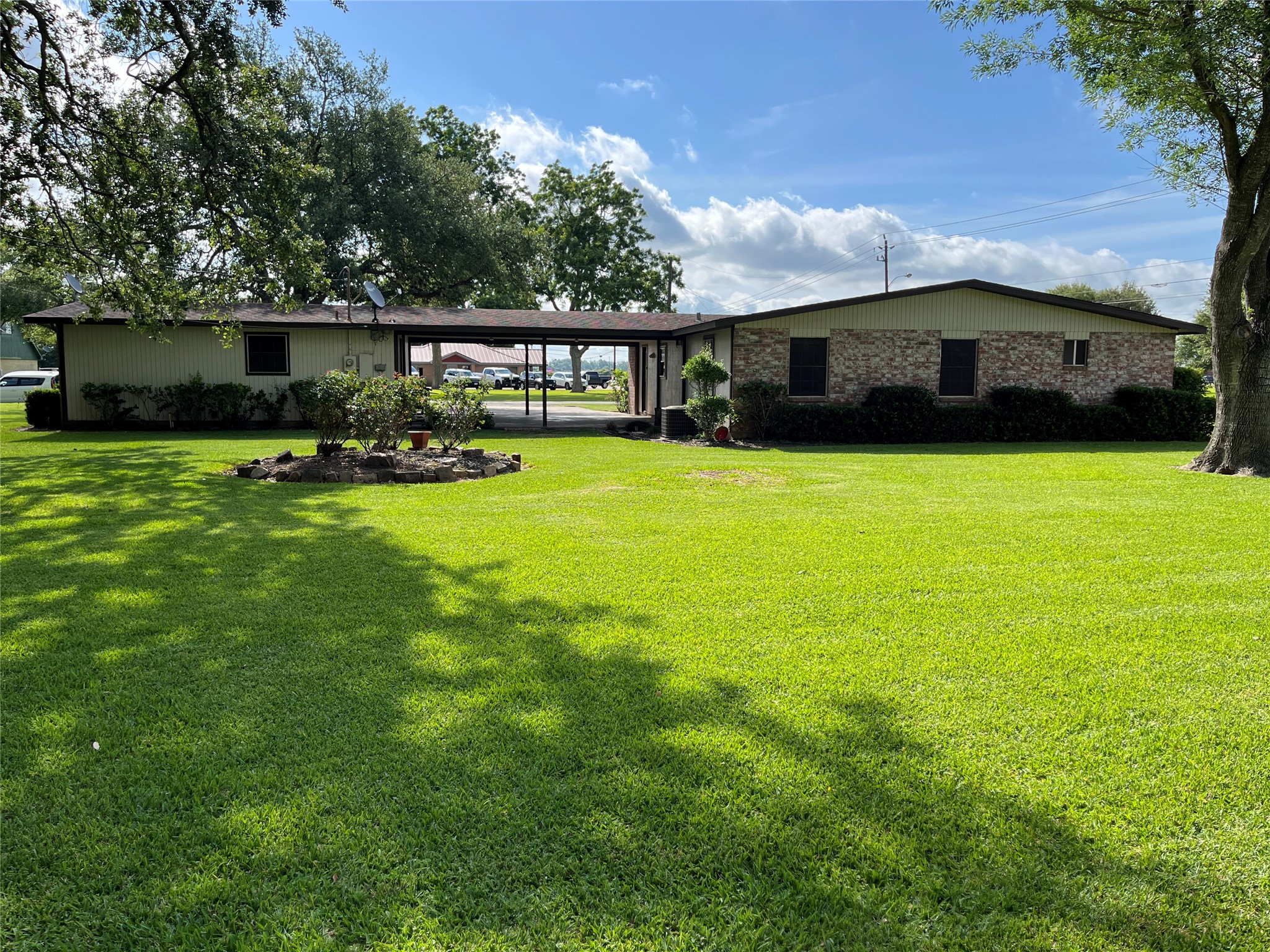 103 Greenbriar Drive Property Photo 10