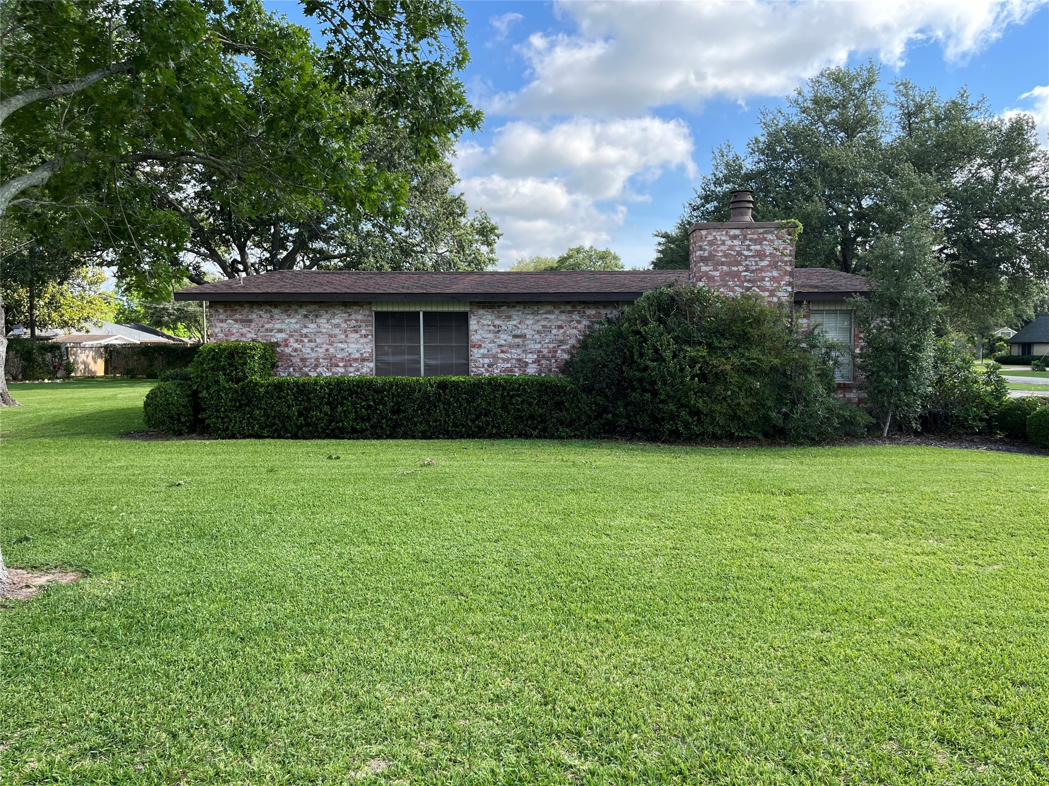 103 Greenbriar Drive Property Photo 13