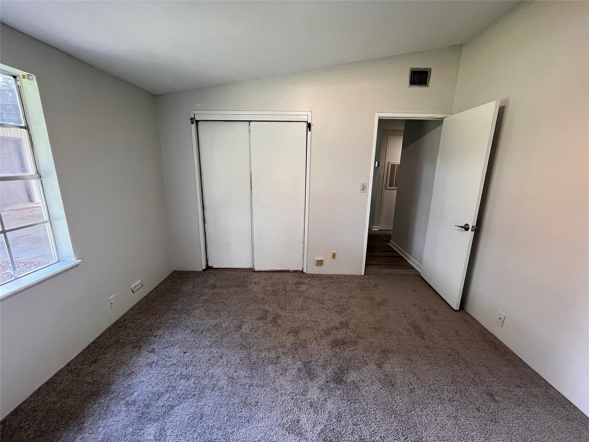103 Greenbriar Drive Property Photo 34