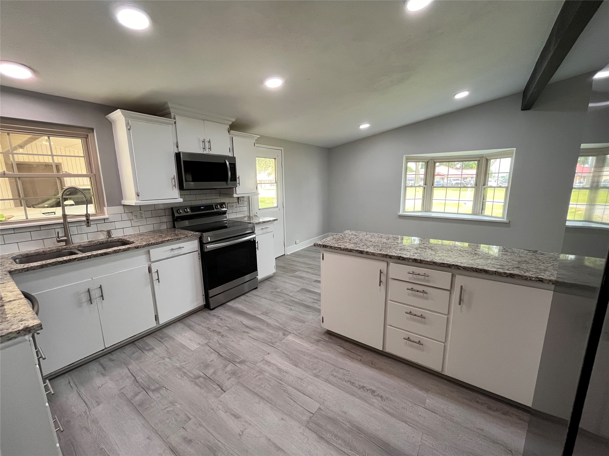 103 Greenbriar Drive Property Photo 45