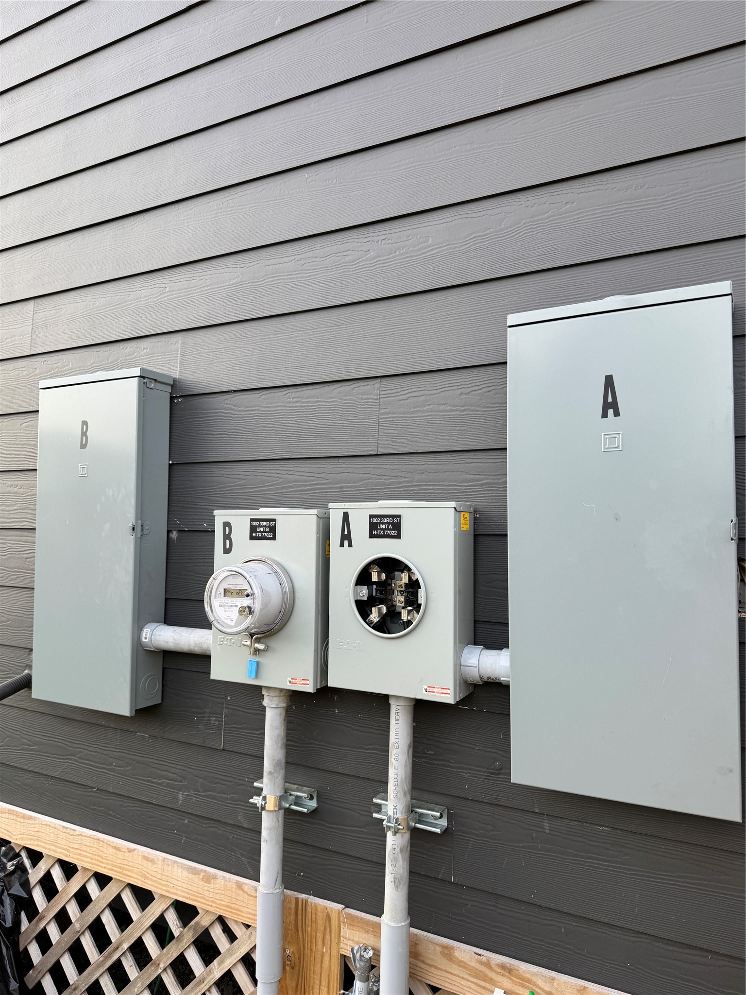 322 E 37th / 710 E 32nd 1/2 Street Property Photo 11