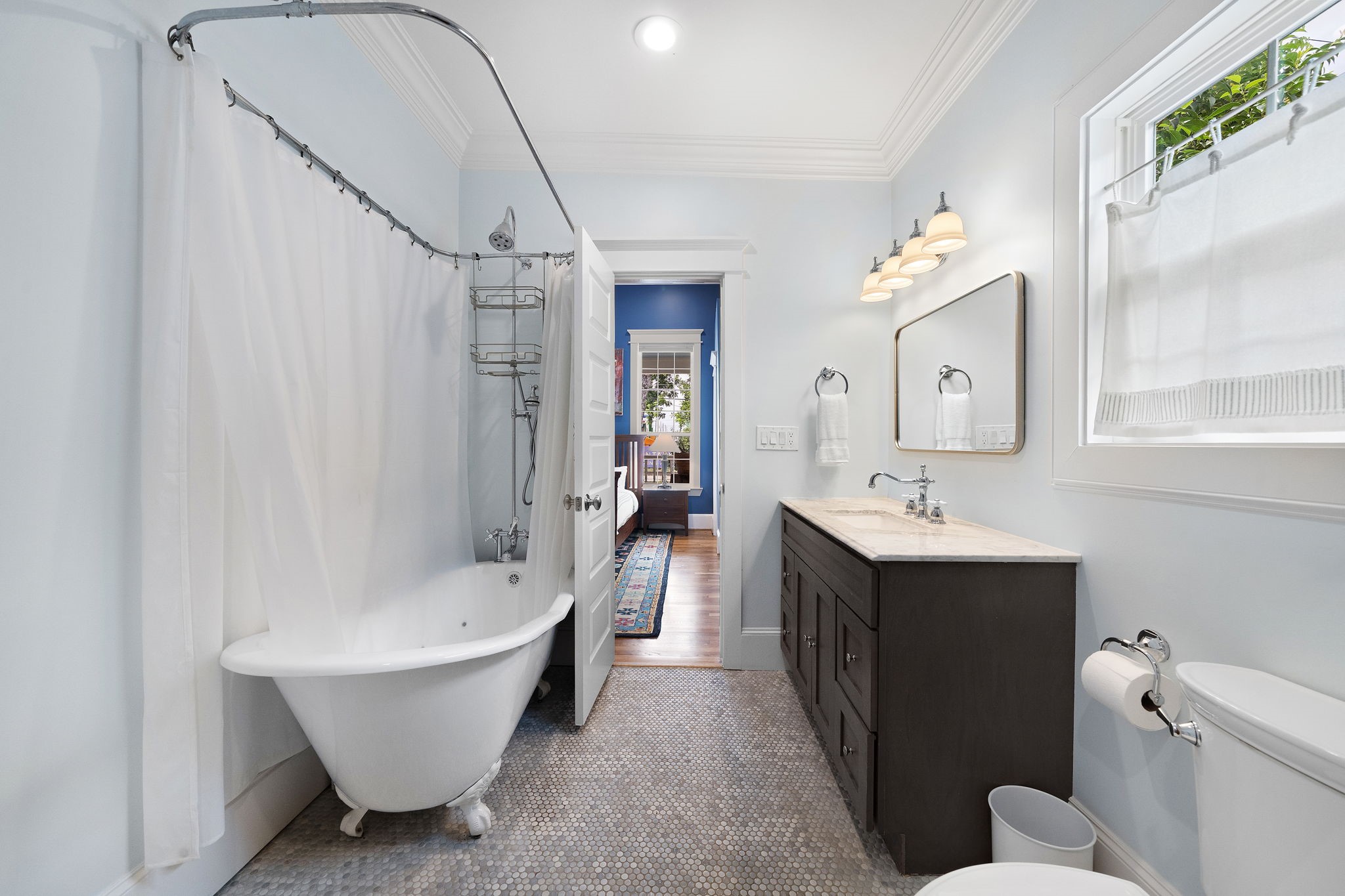 2019 Crockett Street Property Photo 13