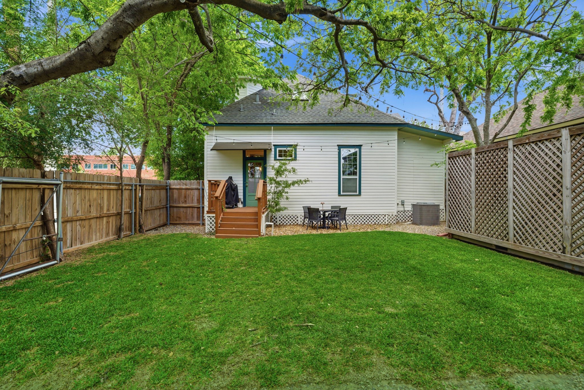 2019 Crockett Street Property Photo 21