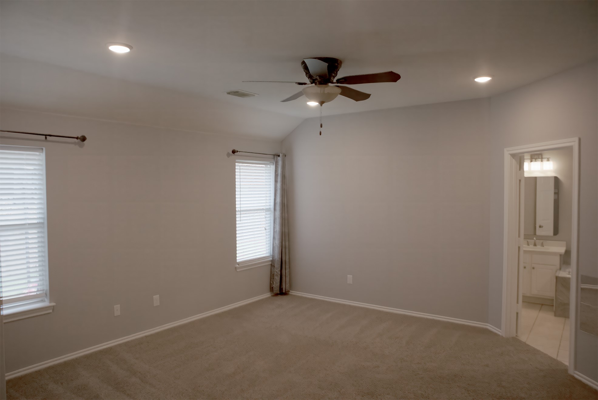 18523 Half Moon Trail Property Photo 11