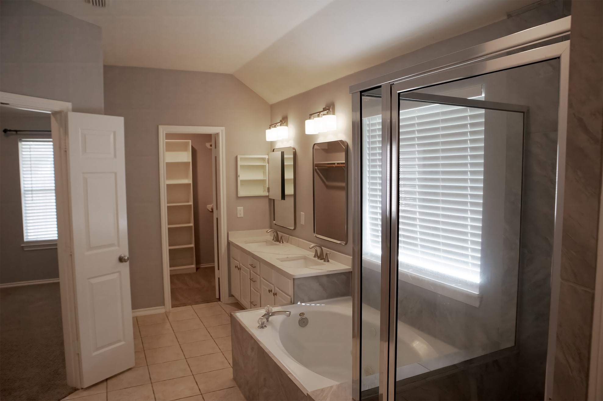 18523 Half Moon Trail Property Photo 12