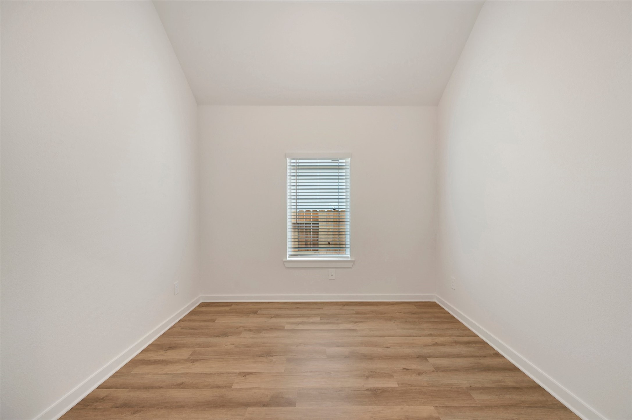 244 Draper Shadows Drive Property Photo 10