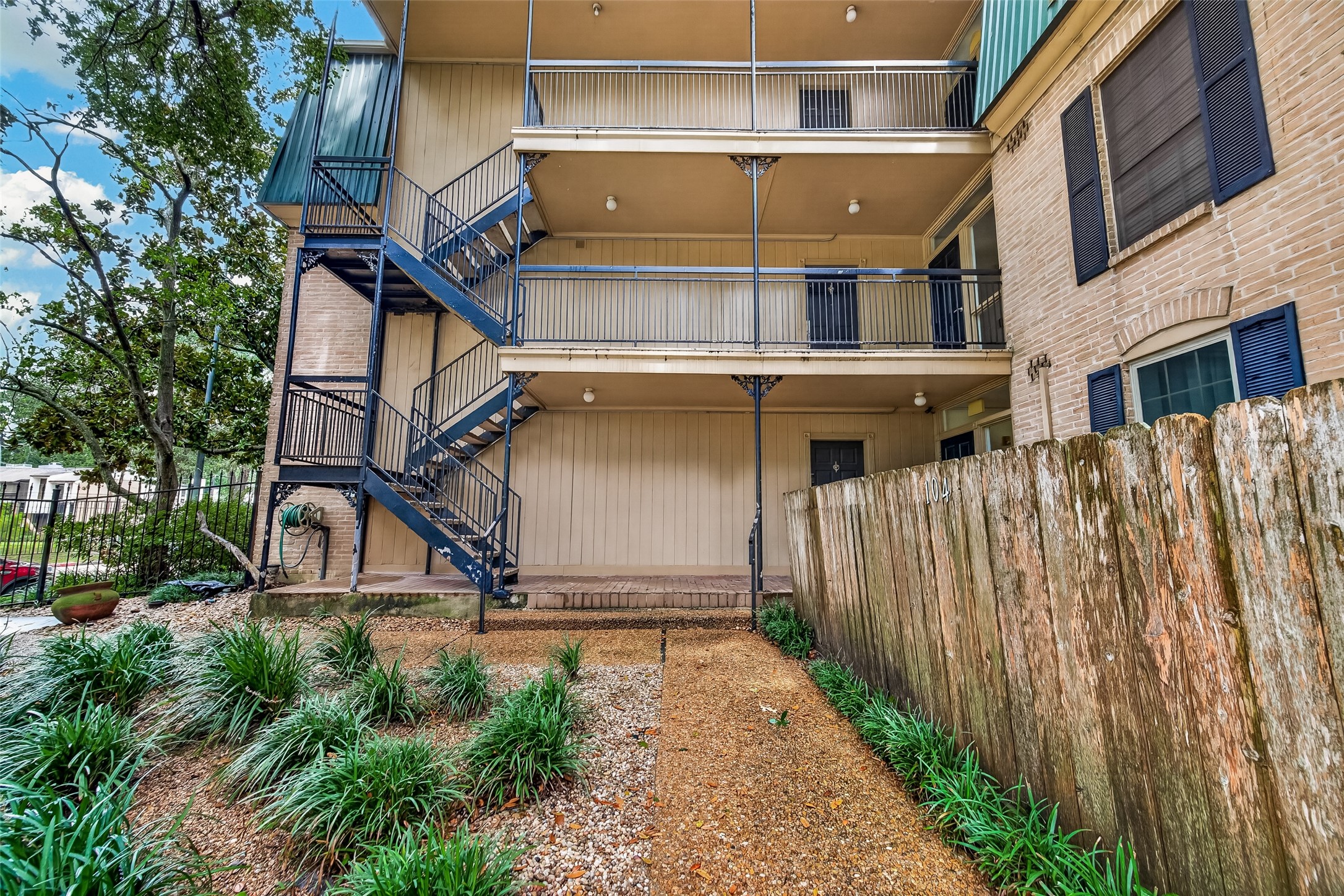 4515 Briar Hollow Place 309 Property Photo 4