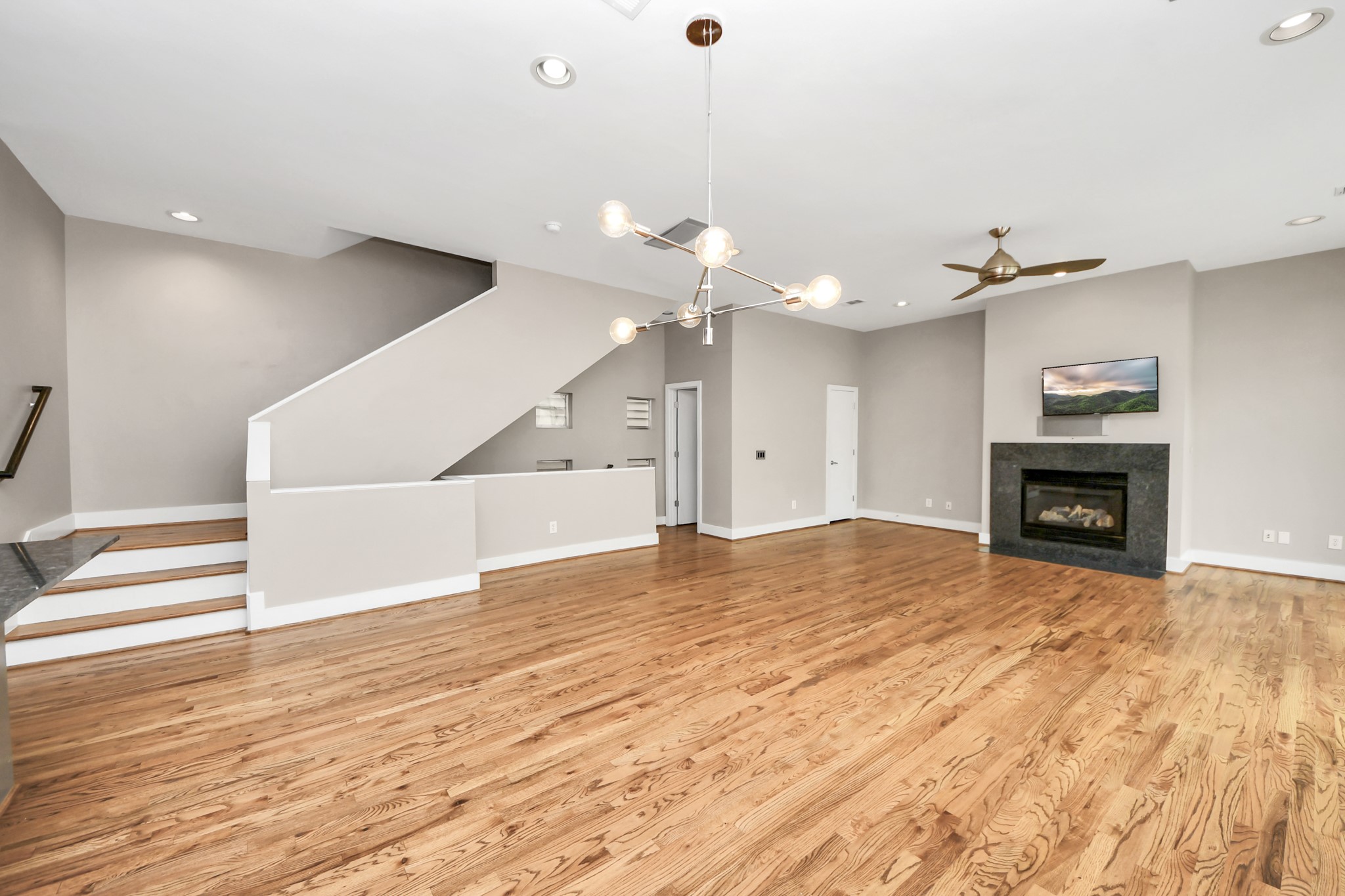1112 Columbus Street B Property Photo 11