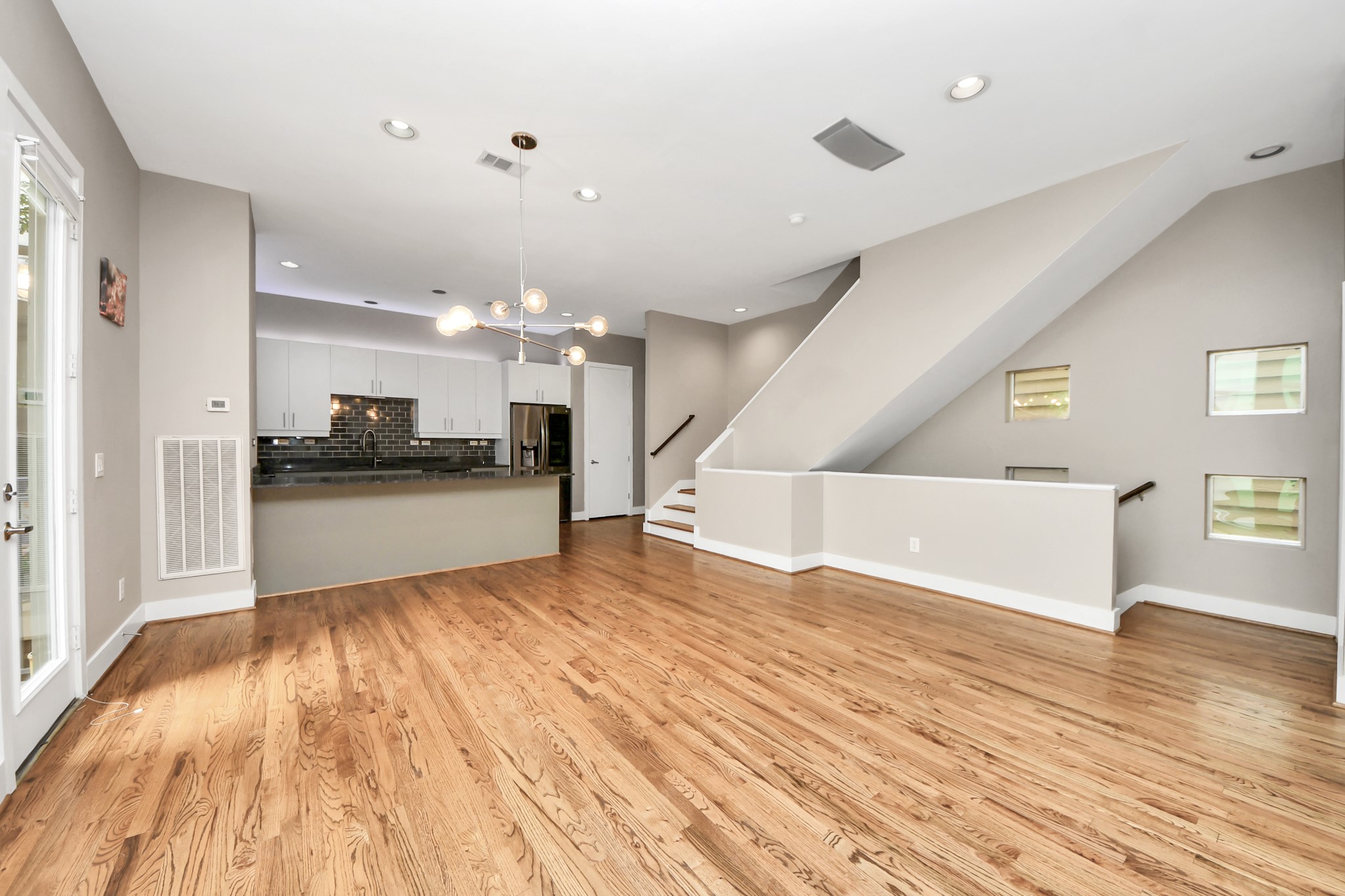 1112 Columbus Street B Property Photo 18