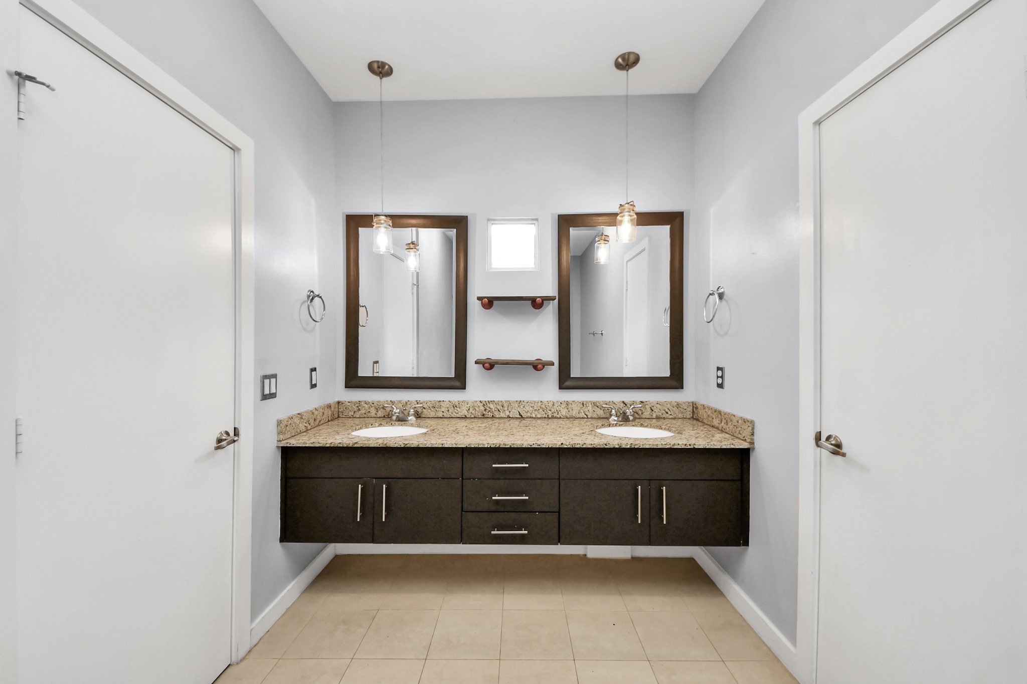 1112 Columbus Street B Property Photo 28