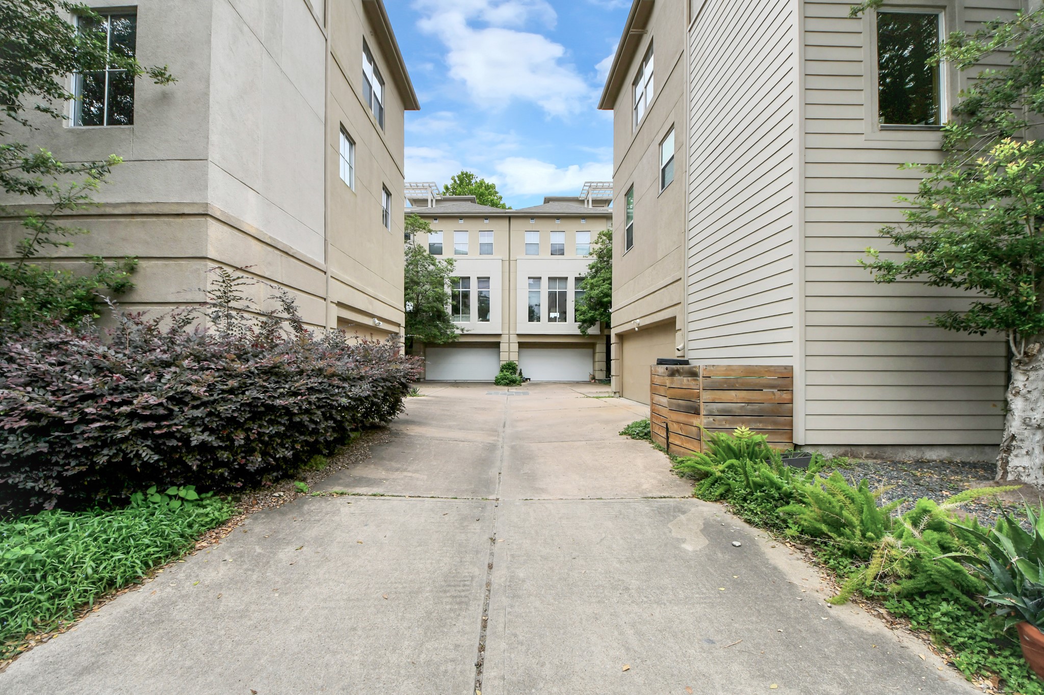 1112 Columbus Street B Property Photo 32